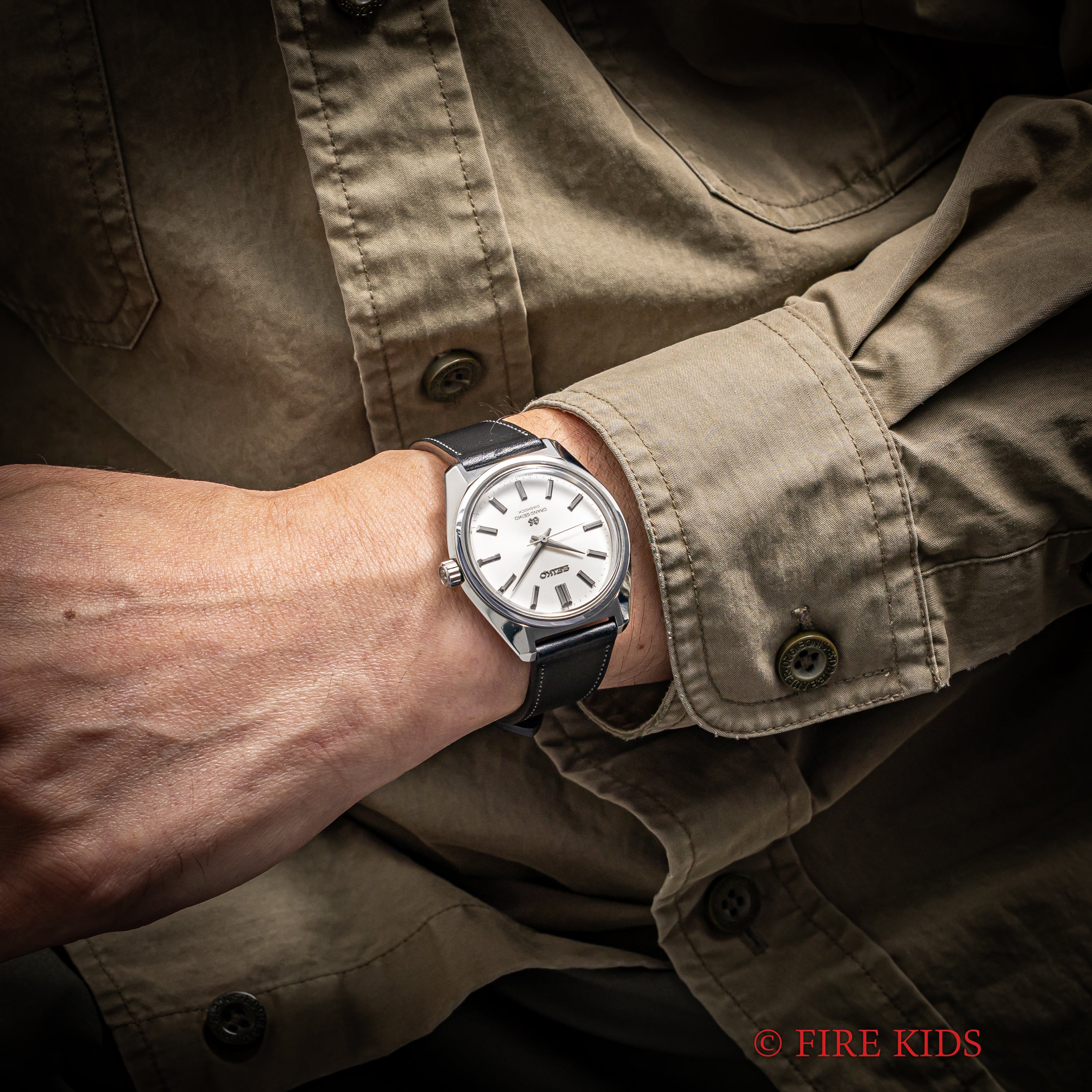 グランドセイコー 手巻き 1967年製 44GS 後期 Ref.4420-9000 スケルトン裏蓋 桐箱、純正尾錠付き