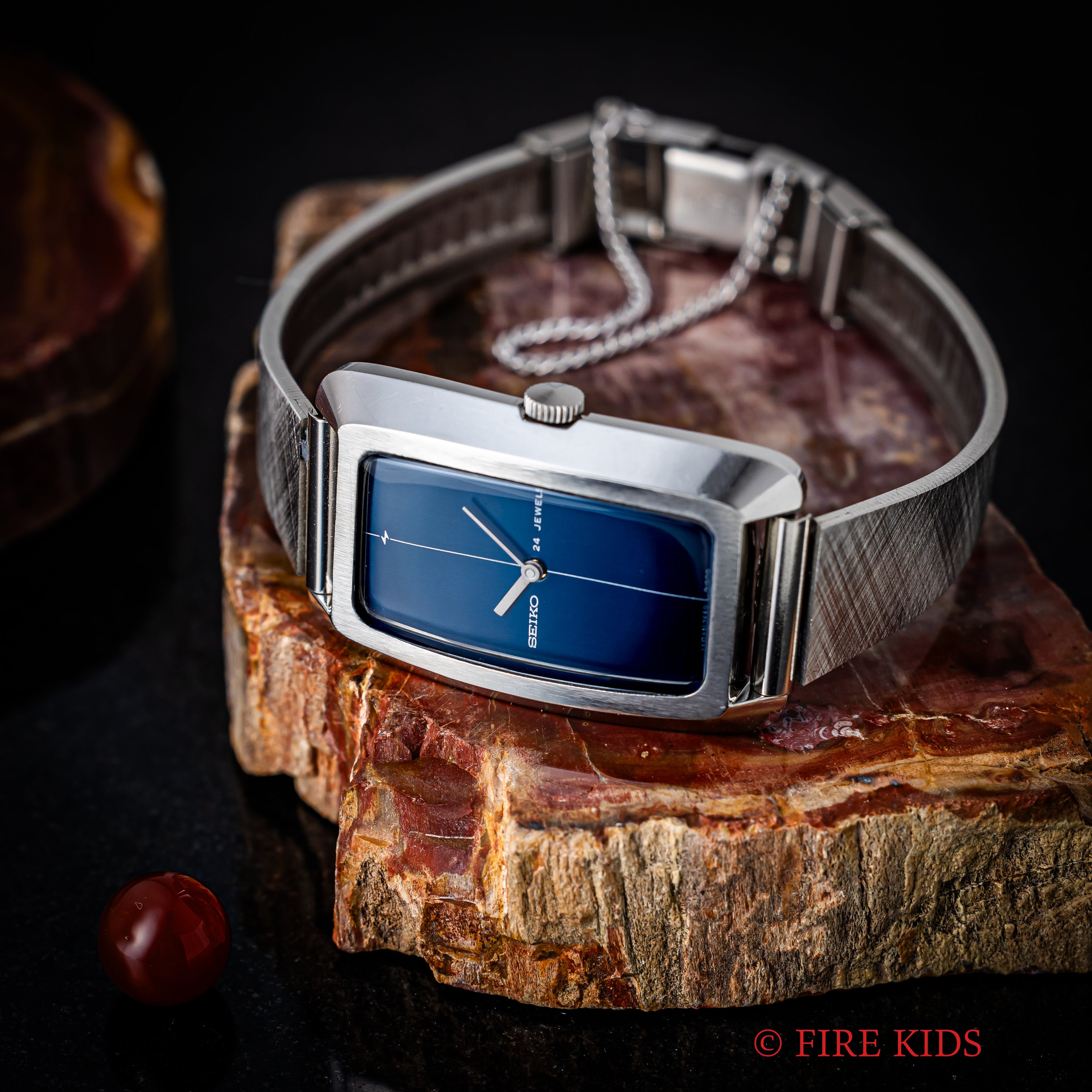 セイコー レディース レクタンギュラーケース ブルーダイヤル 1969年製 手巻 社外ブレス