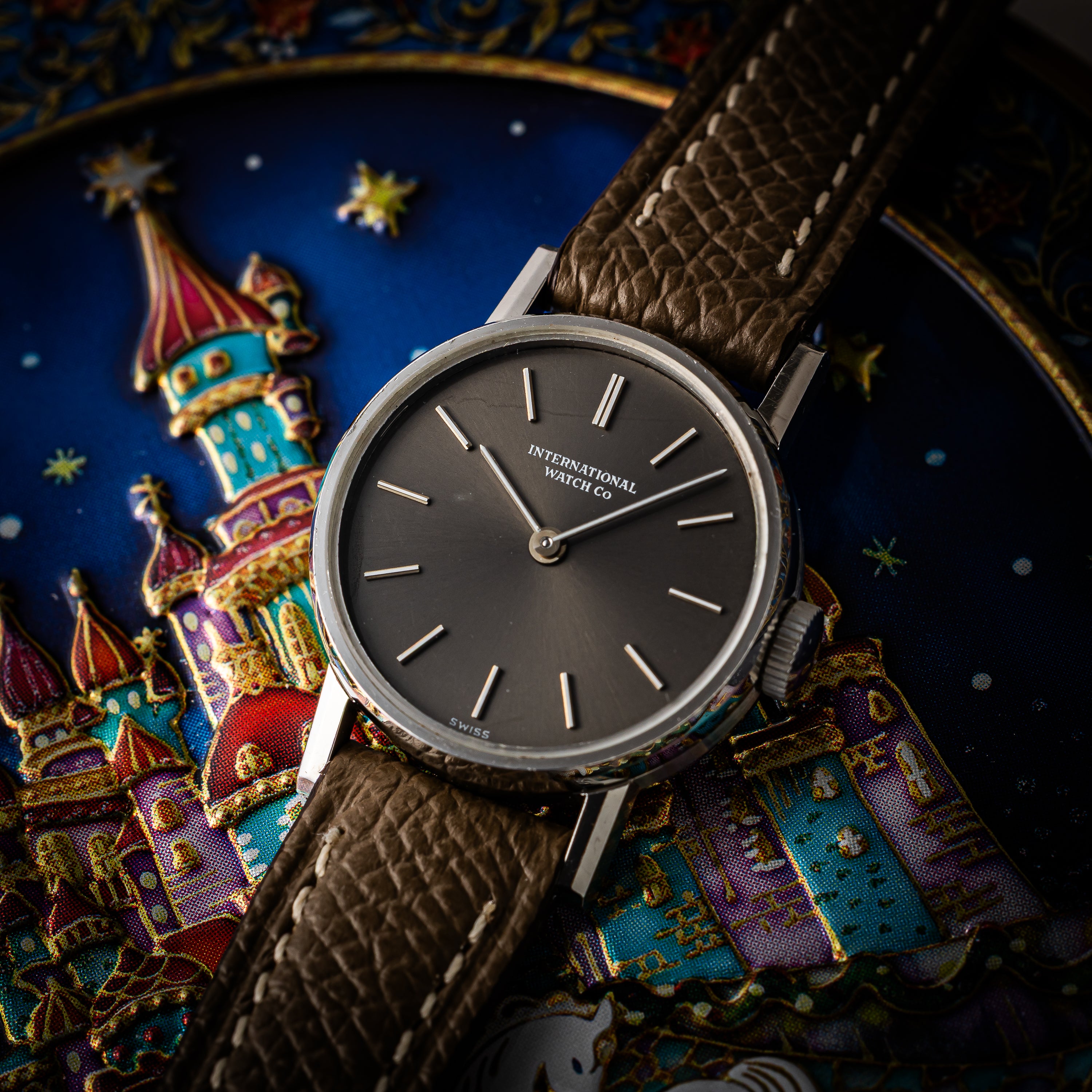 IWC レディース ラウンドケース グレーダイアル 1974年製