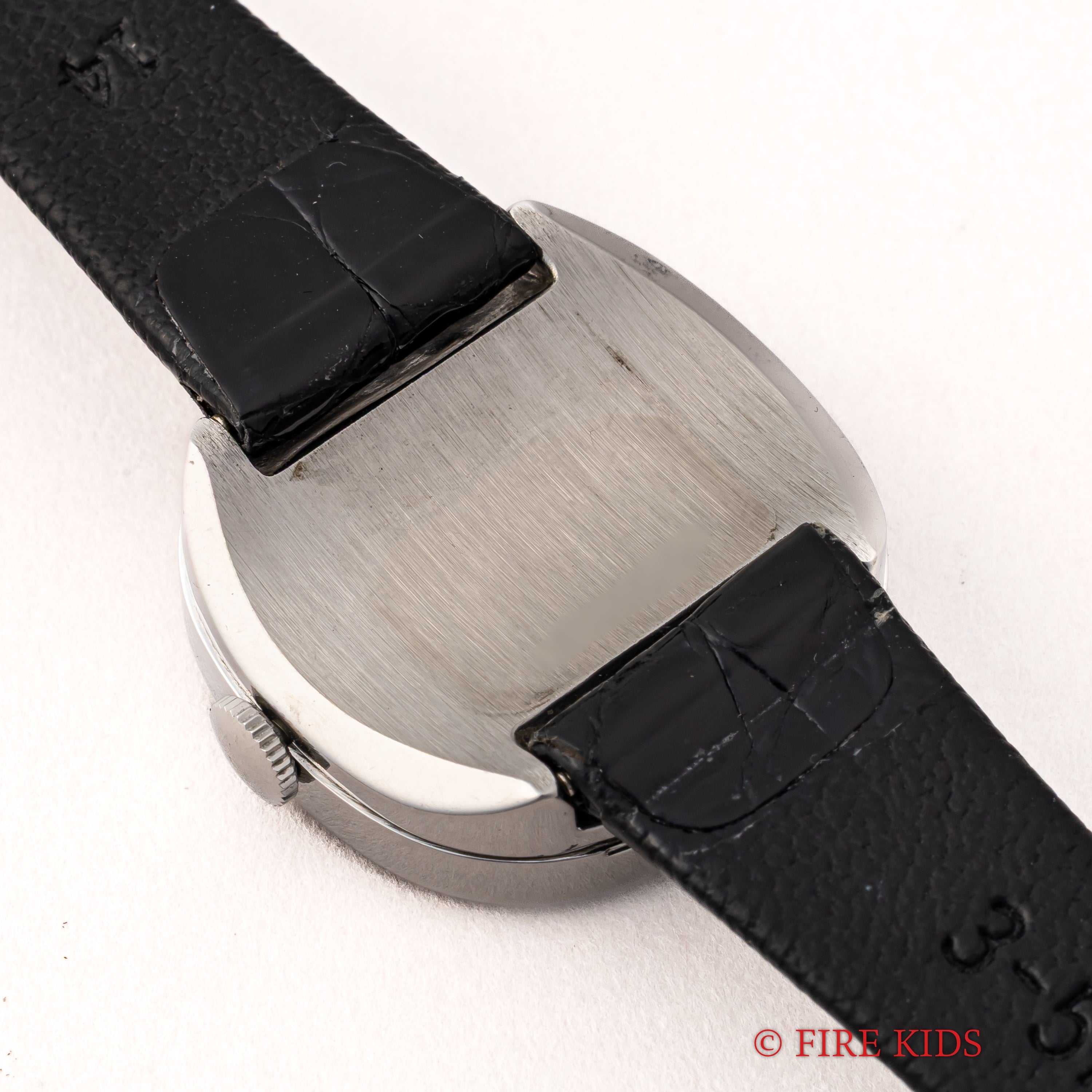 IWC レディースウオッチ ブラックダイヤル 1977年製 手巻 Cal.412 ユニークケース