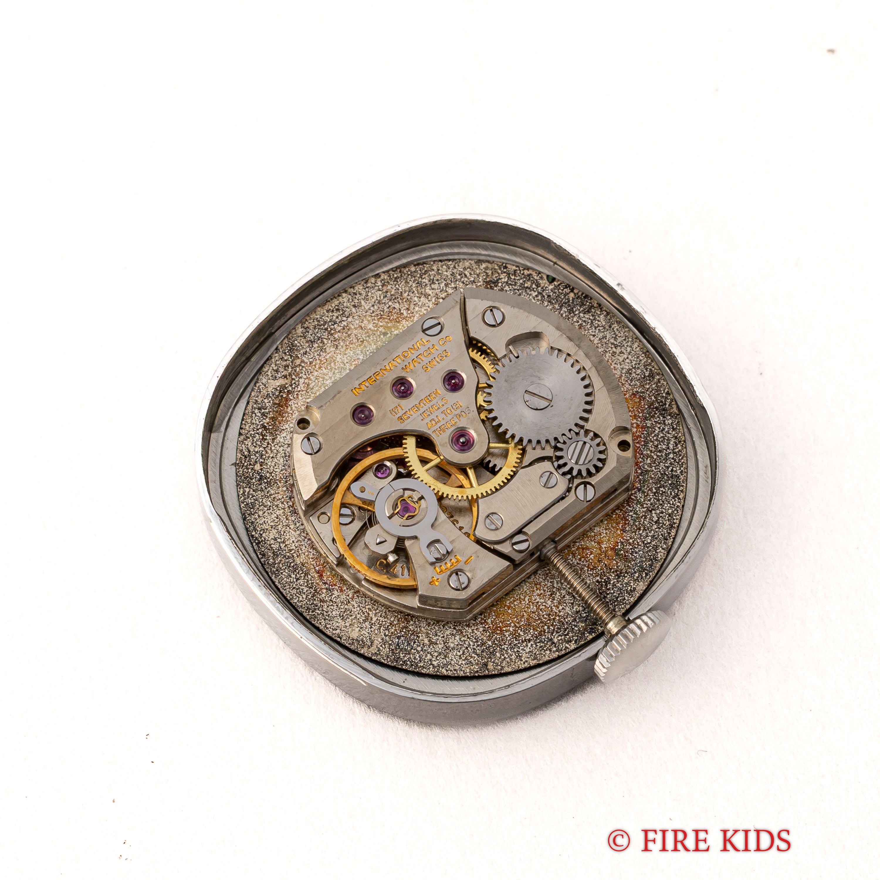 IWC レディースウオッチ ブラックダイヤル 1977年製 手巻 Cal.412 ユニークケース