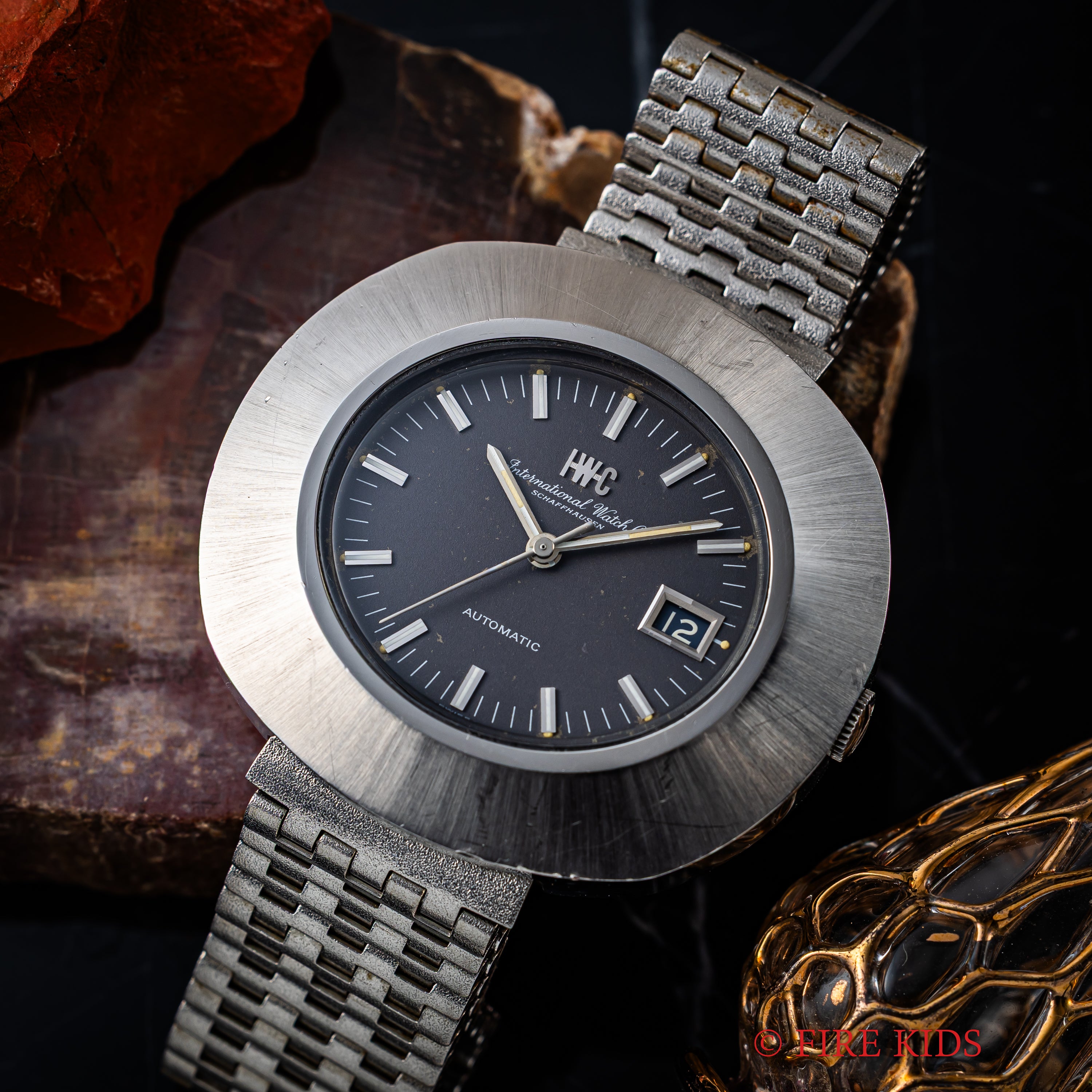 IWC ビッグオーバルケース グレーダイヤル 1973年製 Cal.8541B ペラトン式自動巻 純正ブレス