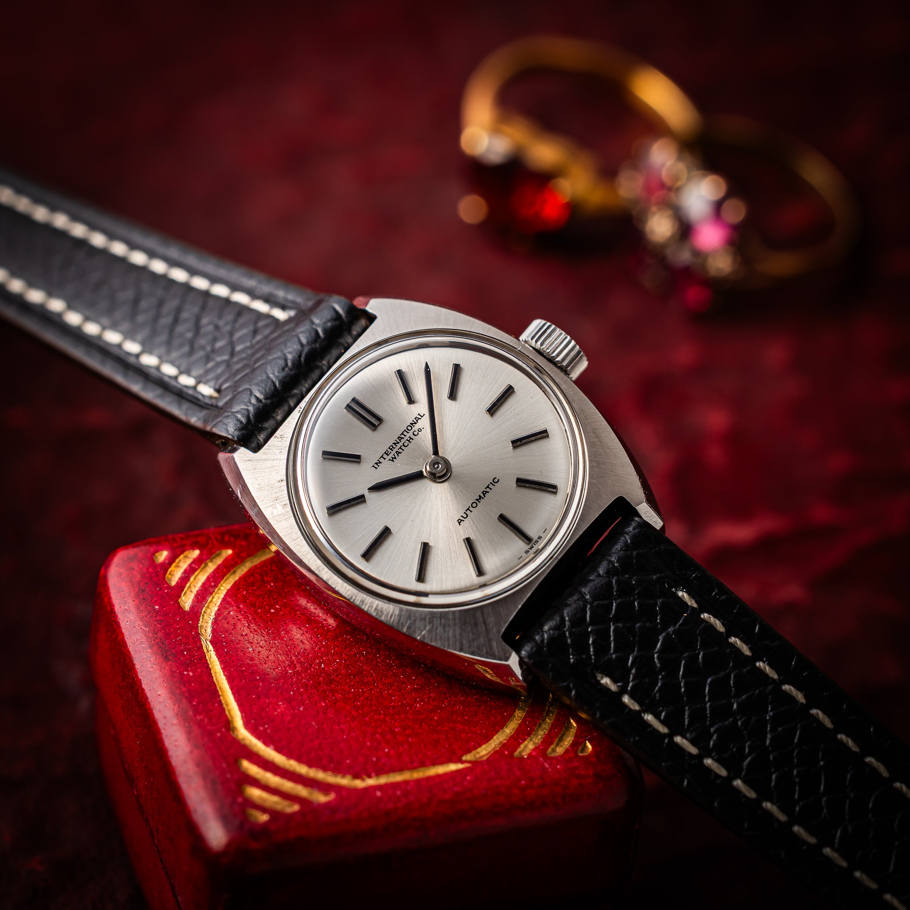 IWC レディース トノーケース1972年製 Ref.R440S 箱・ギャラ付き