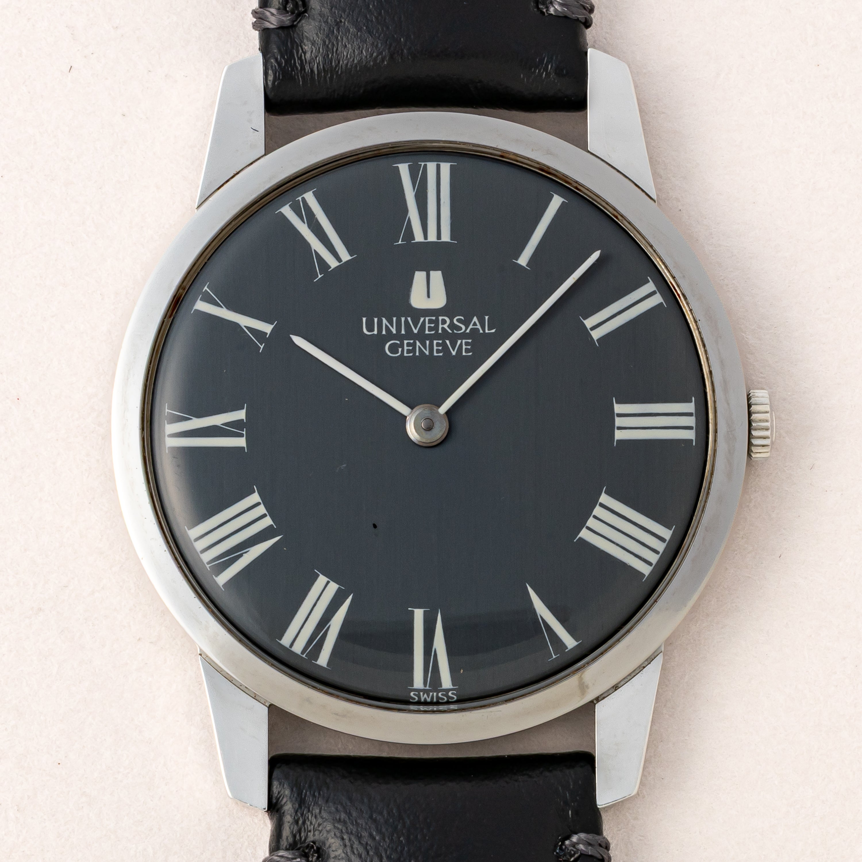 ユニバーサルジュネーブ ラウンドケース アルテッセ 1970年代製 グレーローマン 未使用品 薄型手巻き