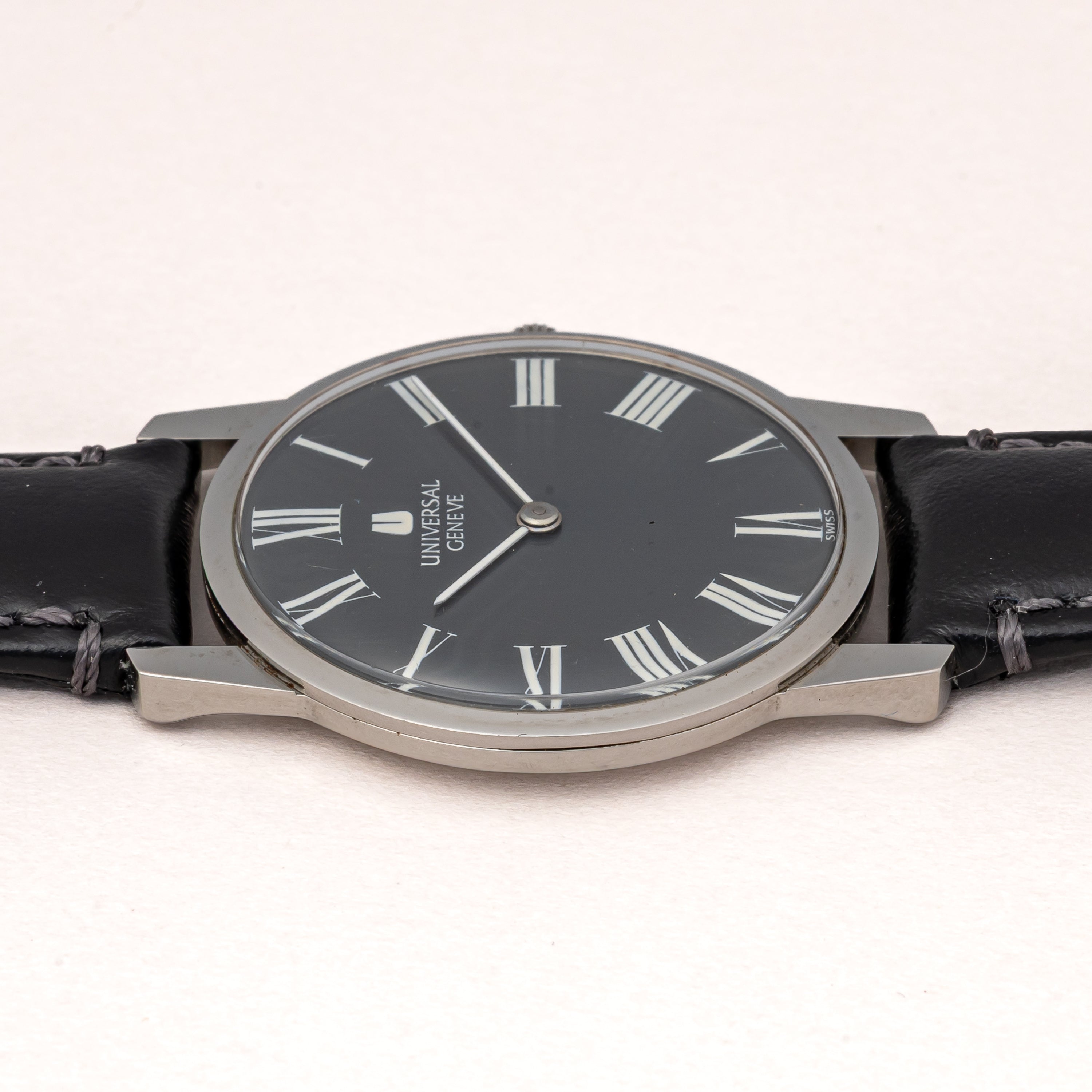 ユニバーサルジュネーブ ラウンドケース アルテッセ 1970年代製 グレーローマン 未使用品 薄型手巻き