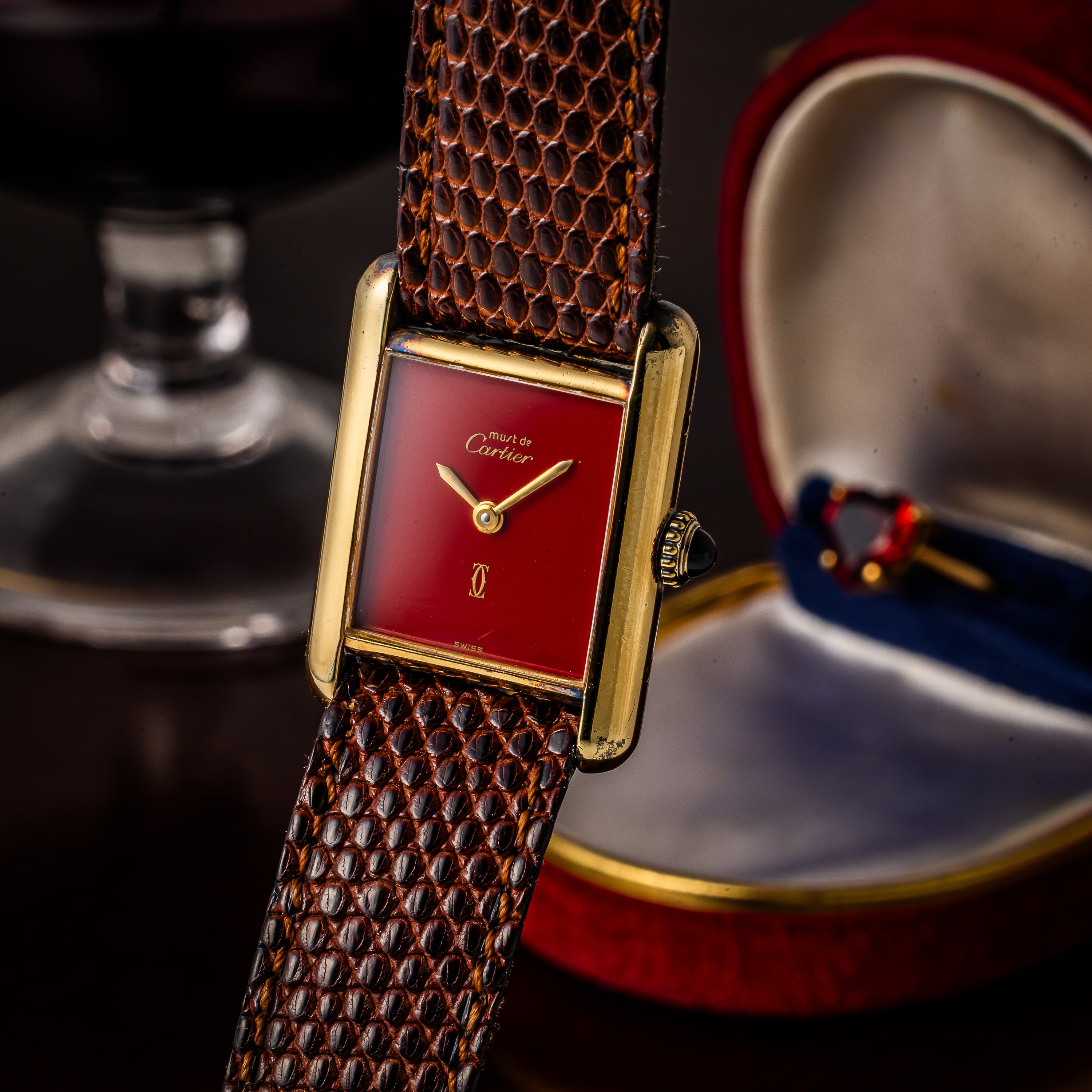 カルティエ マストタンク 1980年代製 SMサイズ 手巻き ボルドーダイヤル 純正革ベルト、純正尾錠付き