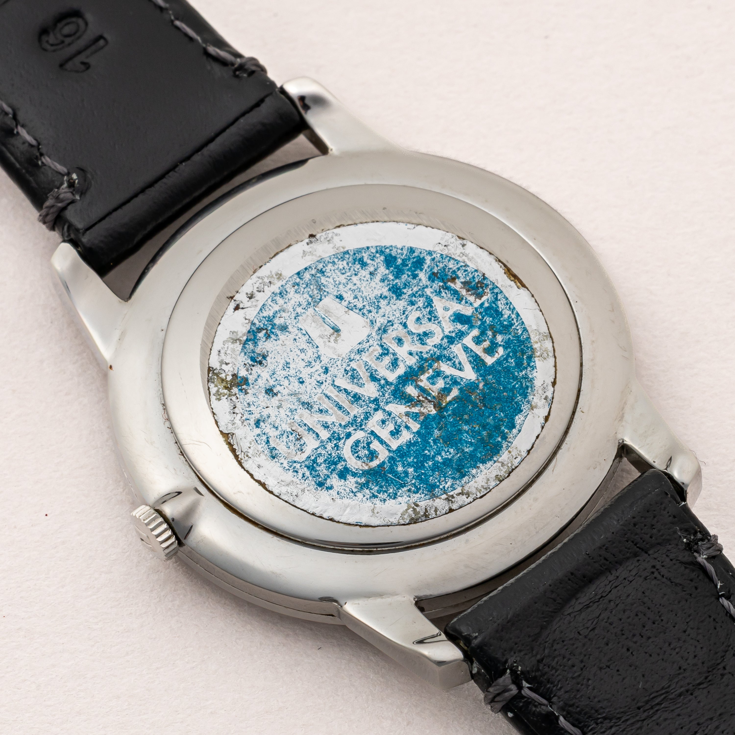 ユニバーサルジュネーブ ラウンドケース アルテッセ 1970年代製 グレーローマン 未使用品 薄型手巻き