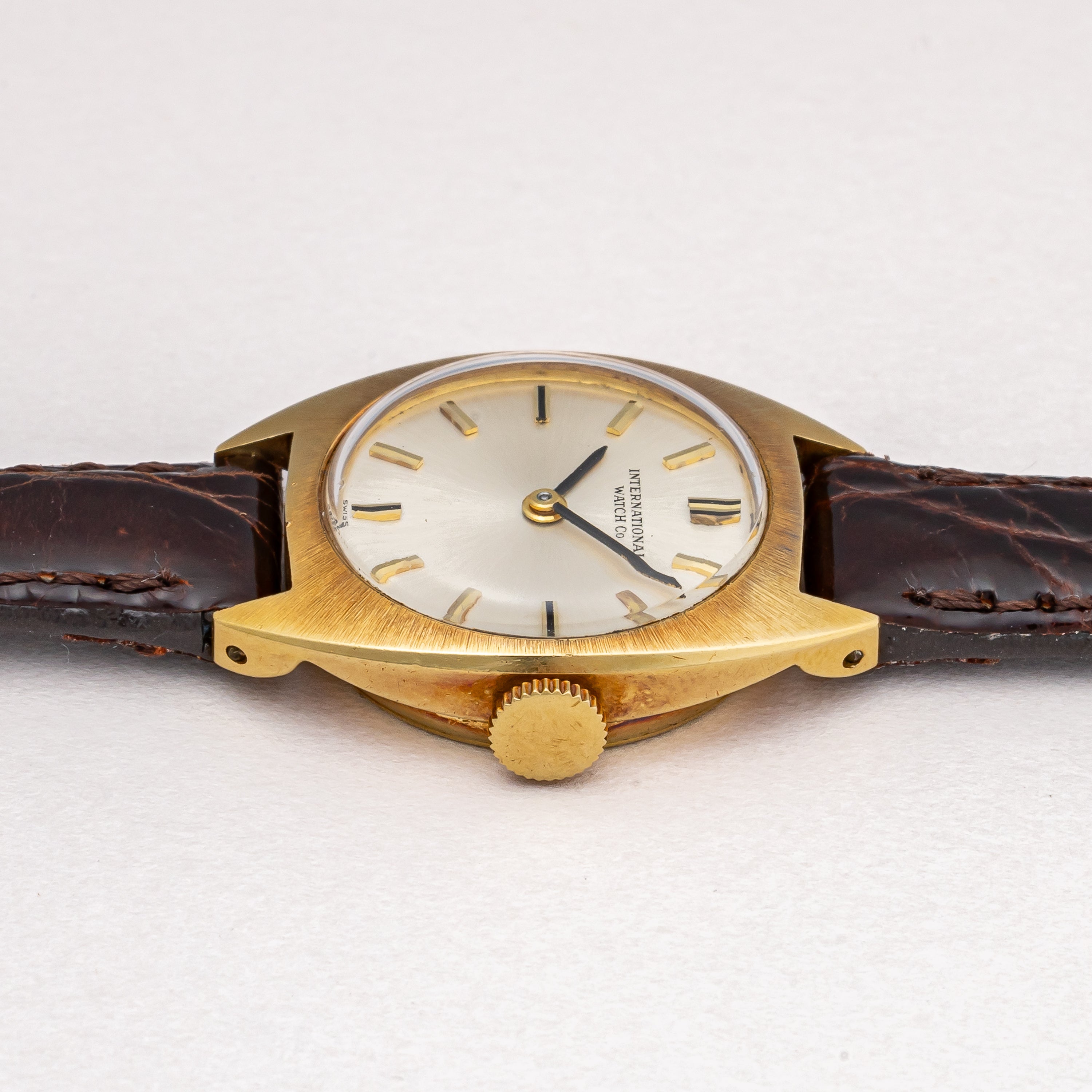 IWC レディース 18金無垢ケース 1972年製 手巻き Cal.41 純正尾錠付き