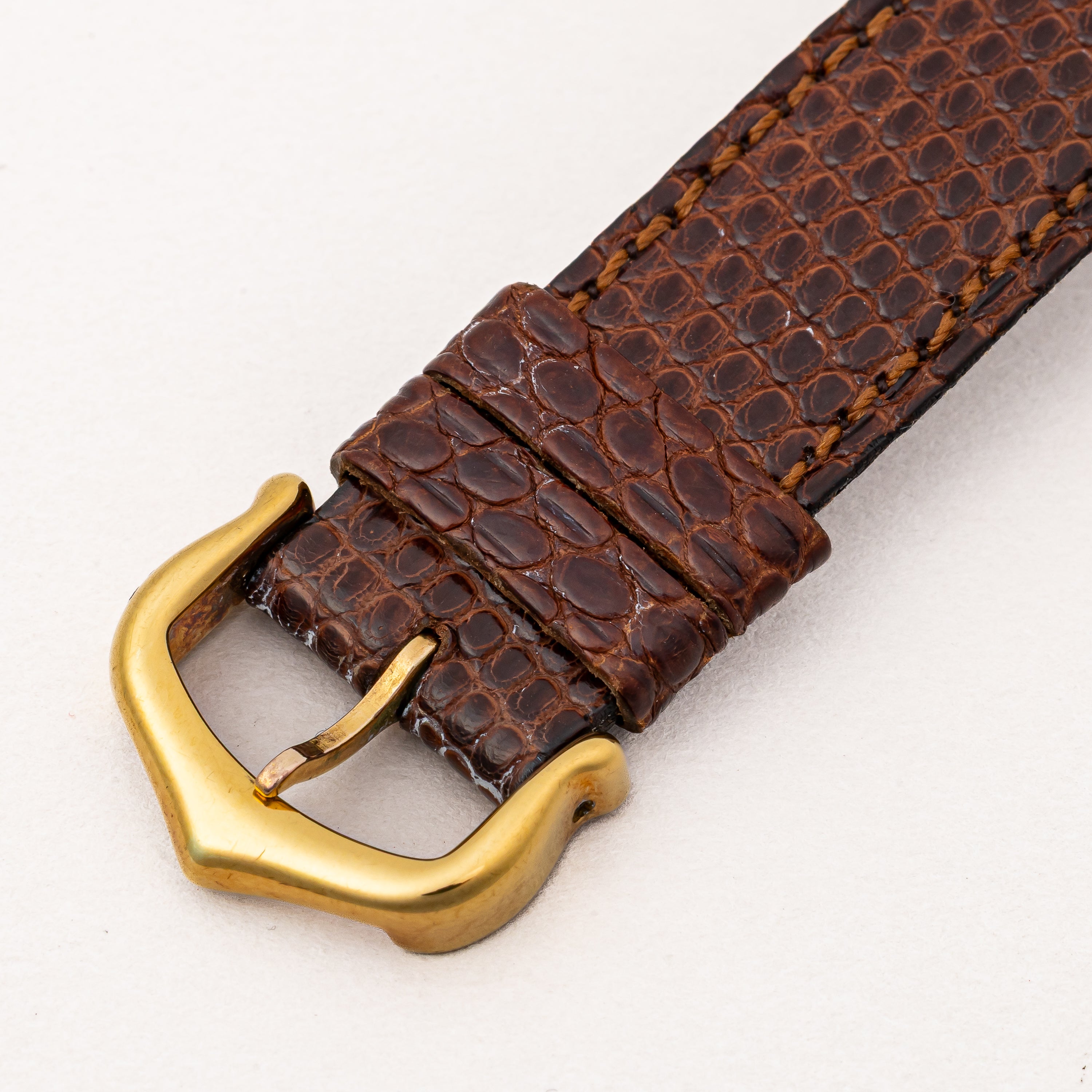 カルティエ マストタンク 1980年代製 SMサイズ 手巻き ボルドーダイヤル 純正革ベルト、純正尾錠付き