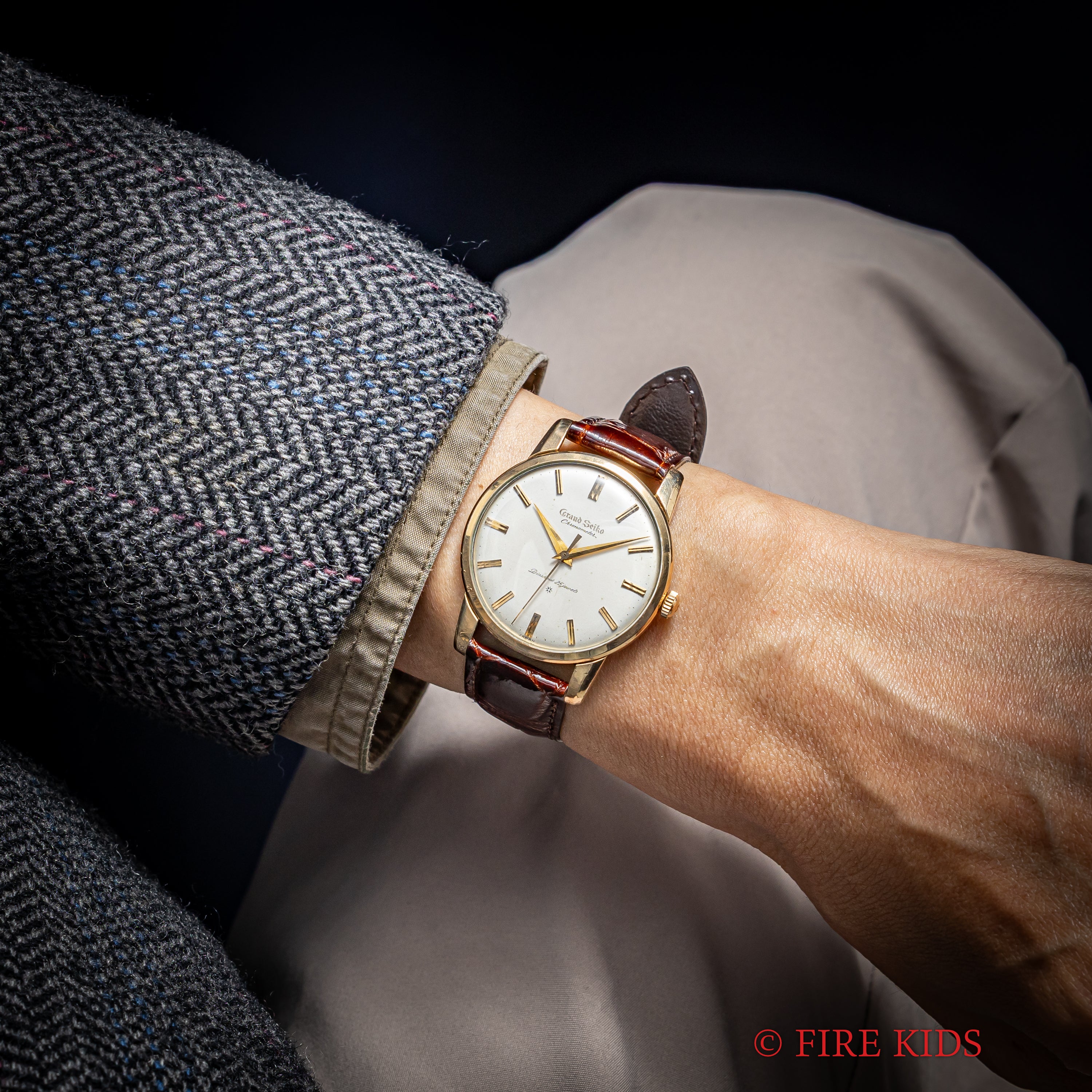 グランドセイコー ファーストモデル 1960年製 Ref.J14070GS 彫文字盤 手巻きロービート