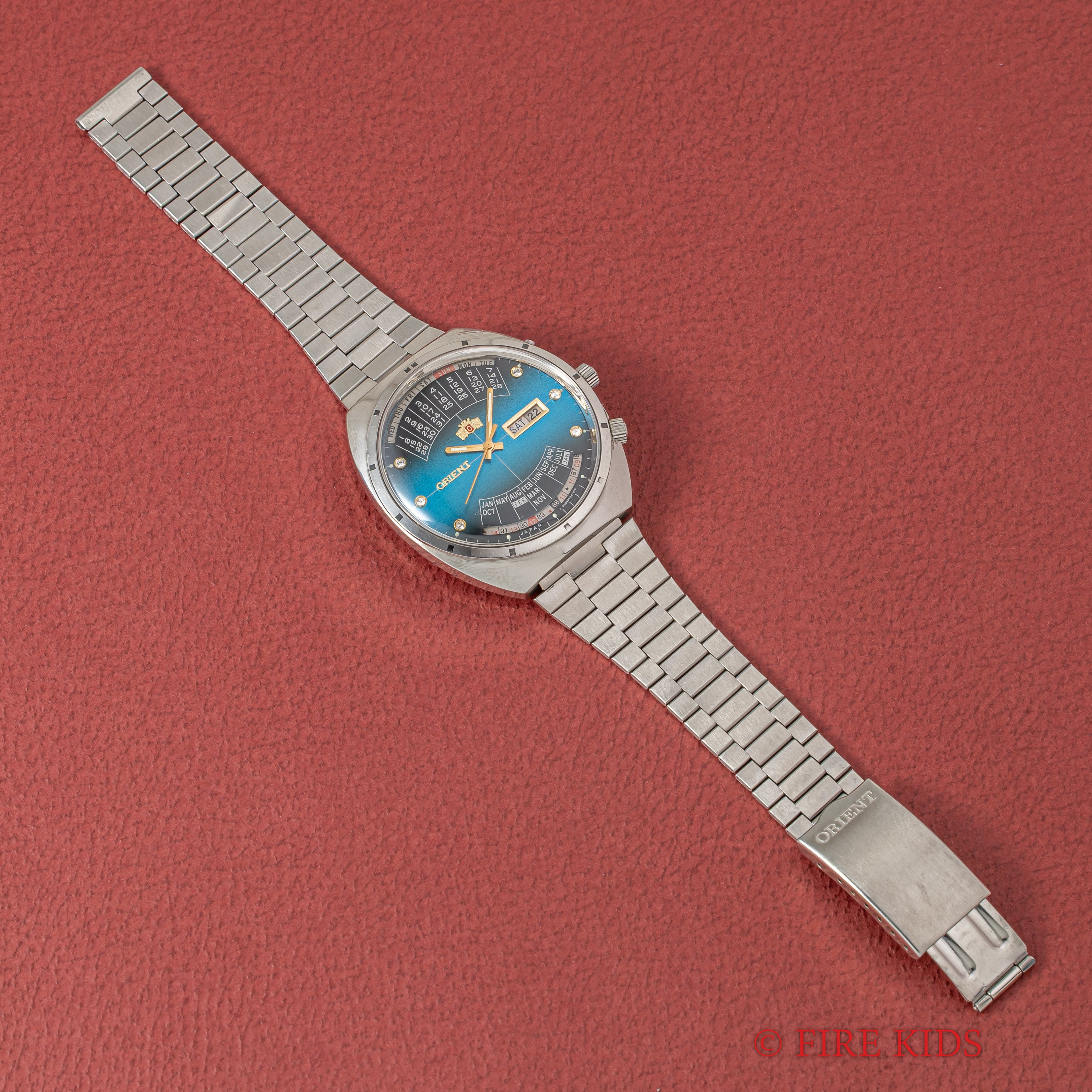 オリエント 万年カレンダー 1970年代 自動巻きブルーグラデーションダイヤル