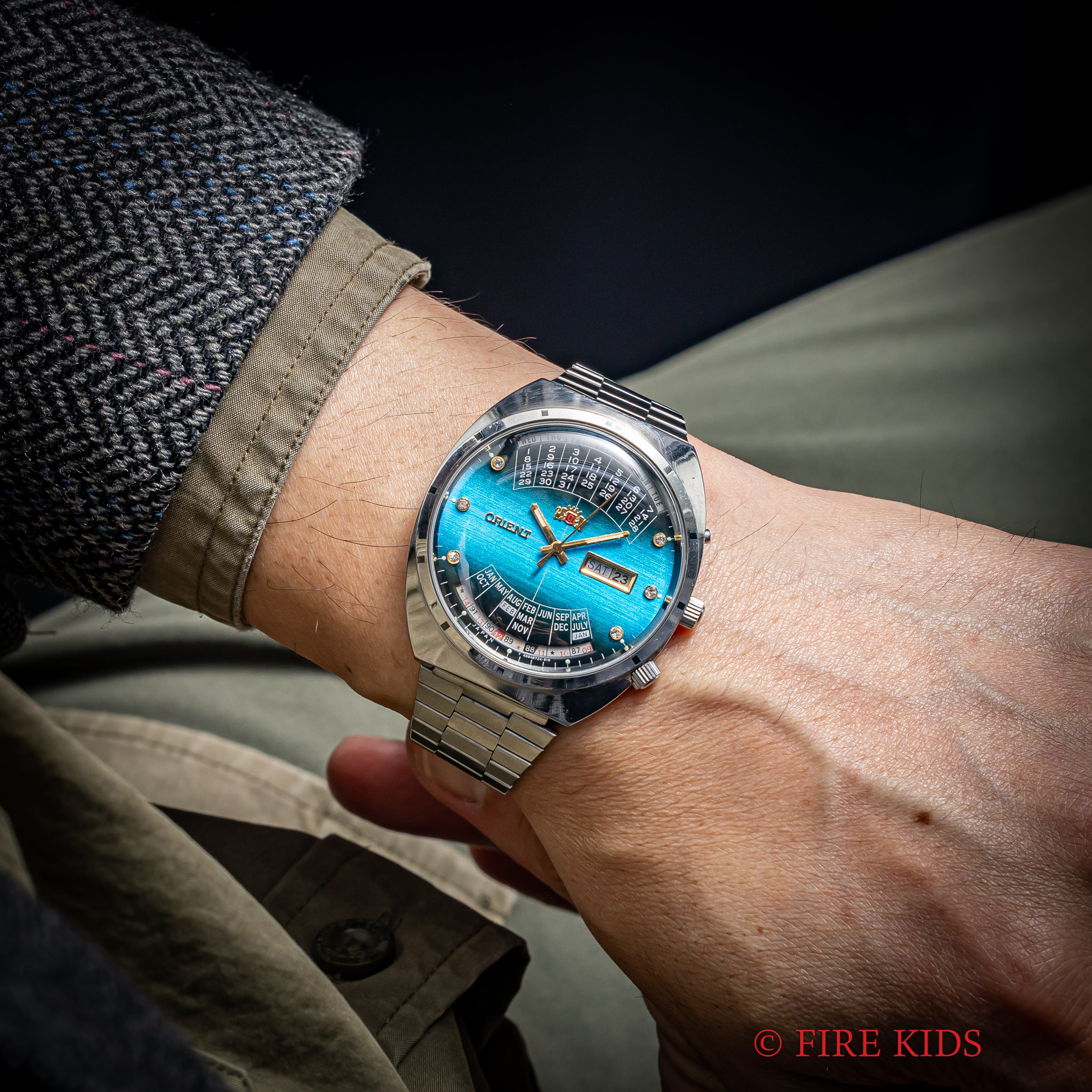 オリエント 万年カレンダー 1970年代 自動巻きブルーグラデーションダイヤル