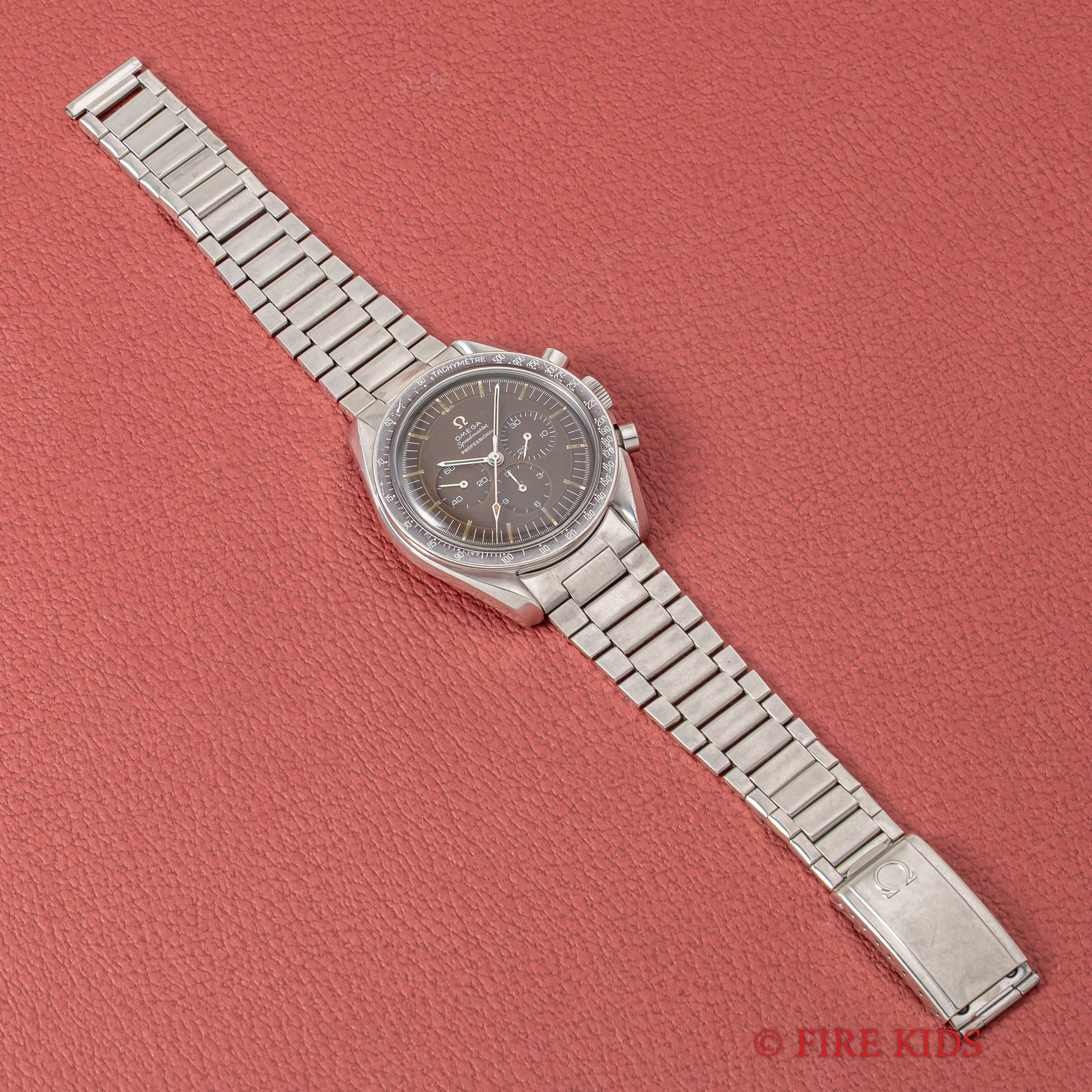 オメガ スピードマスター プロフェッショナル 4th 1967年製 Ref.105.012 Cal.321 トロピカルダイヤル キャタピラブレス付き 手巻き