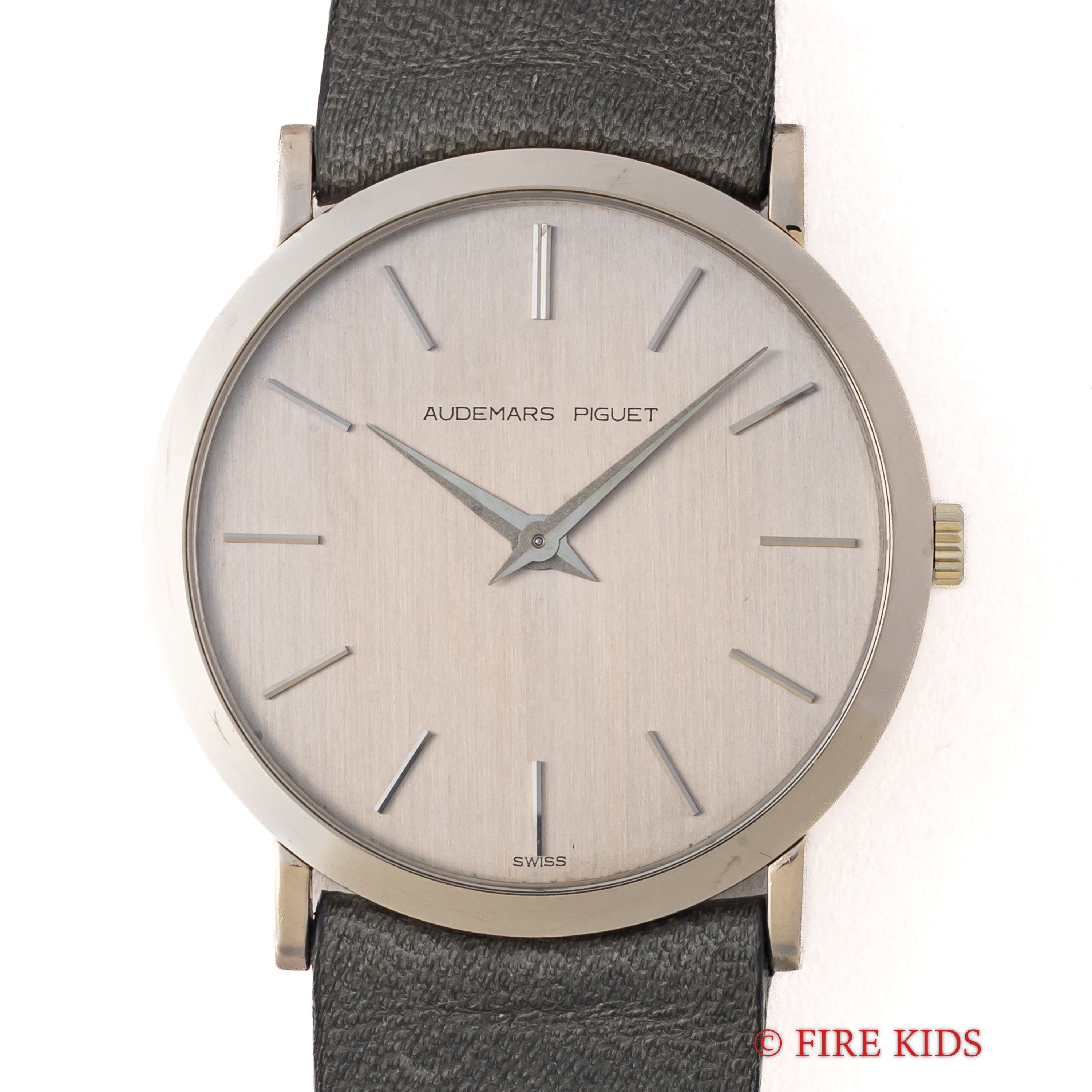 オーデマ・ピゲ 18金無垢ホワイトゴールド 1970年代製 手巻Cal.2080 純正18金無垢尾錠付き