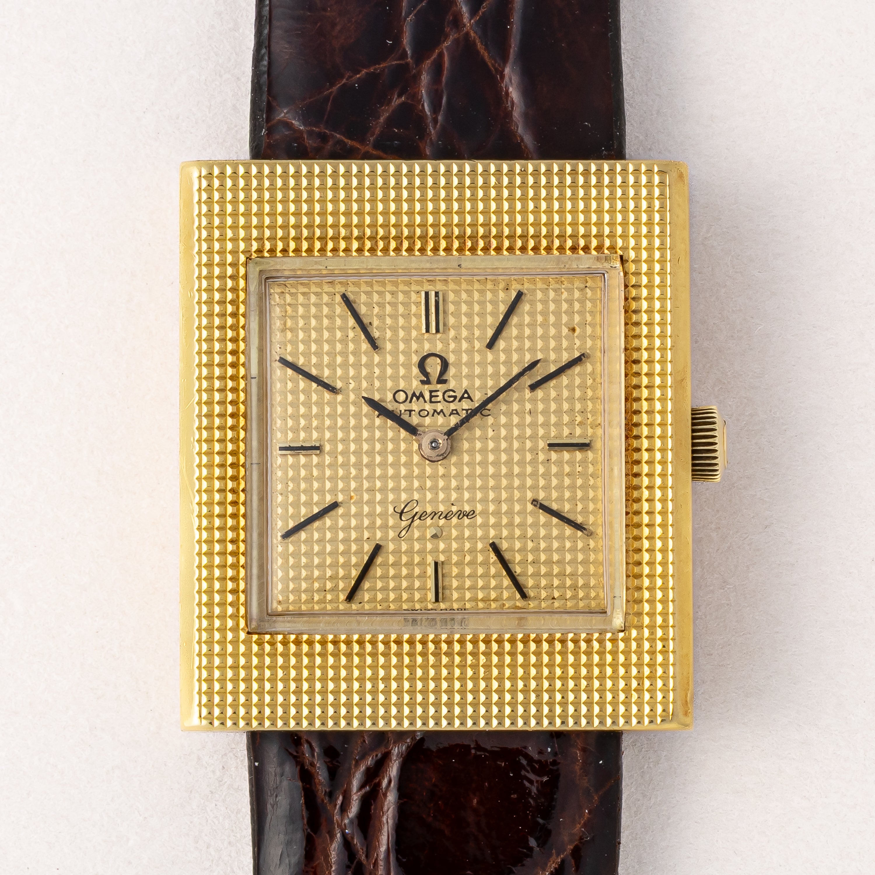 オメガ 1965年製 18金無垢スクエアケース ジュネーブ 自動巻き ユニセックスサイズ