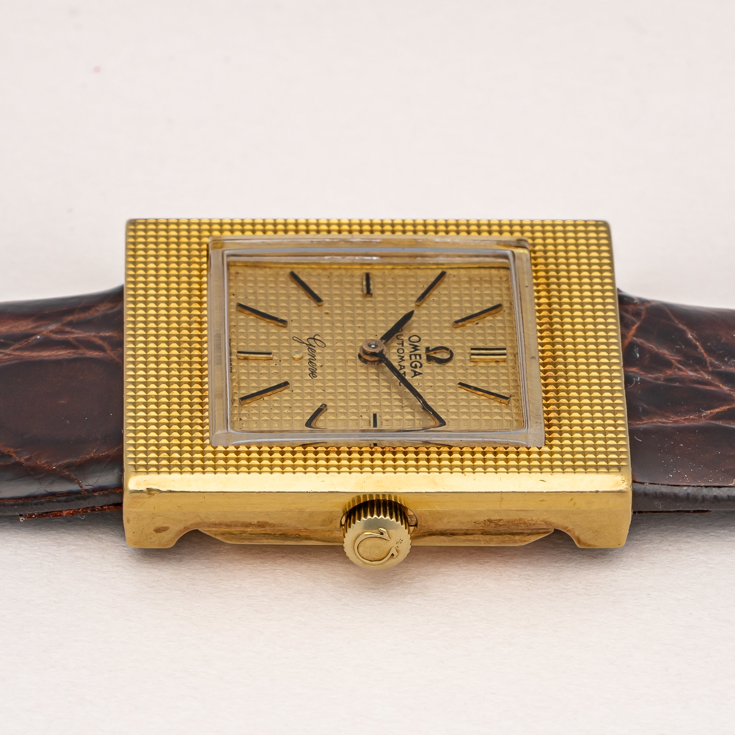 オメガ 1965年製 18金無垢スクエアケース ジュネーブ 自動巻き ユニセックスサイズ