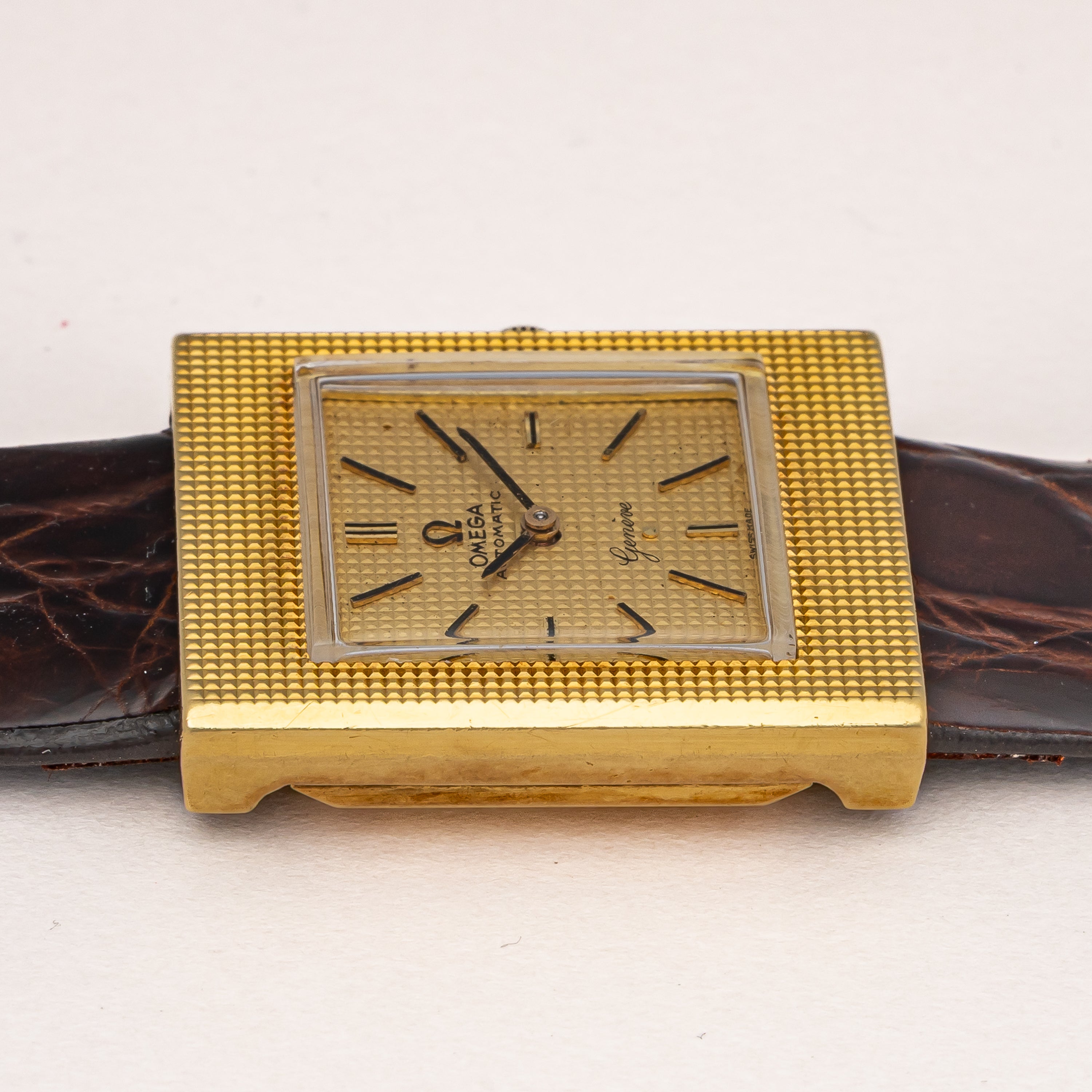 オメガ 1965年製 18金無垢スクエアケース ジュネーブ 自動巻き ユニセックスサイズ