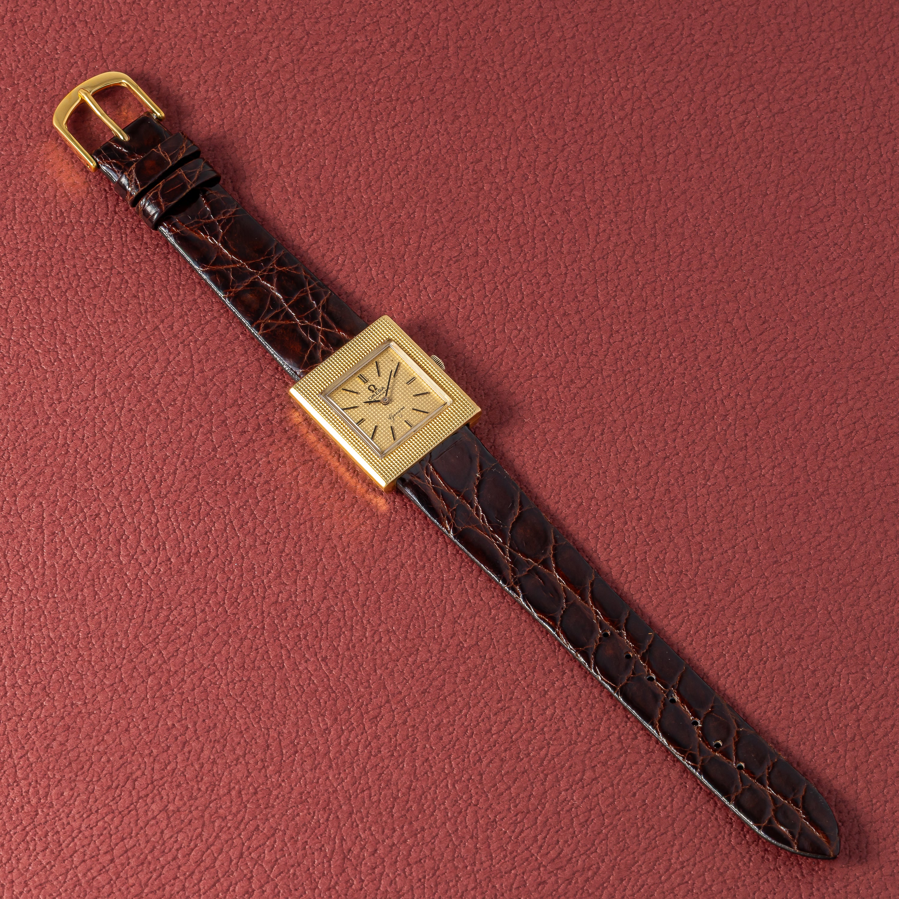 オメガ 1965年製 18金無垢スクエアケース ジュネーブ 自動巻き ユニセックスサイズ