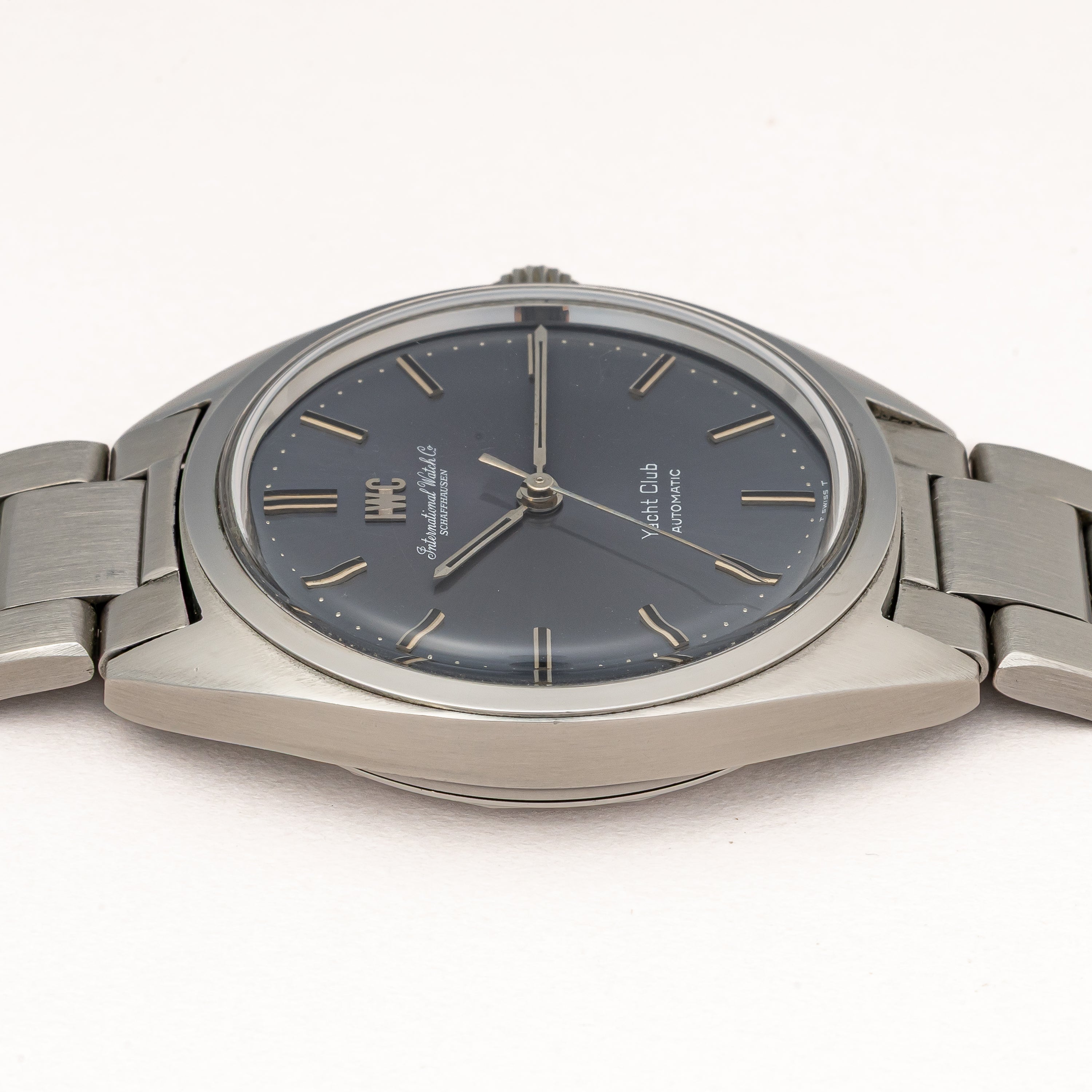 IWC ヨットクラブ 1967年製 Ref.R811AD オリジナルブルーダイヤル ペラトン式自動巻き Cal.854 お魚リューズ ノンデイト ブレス付き