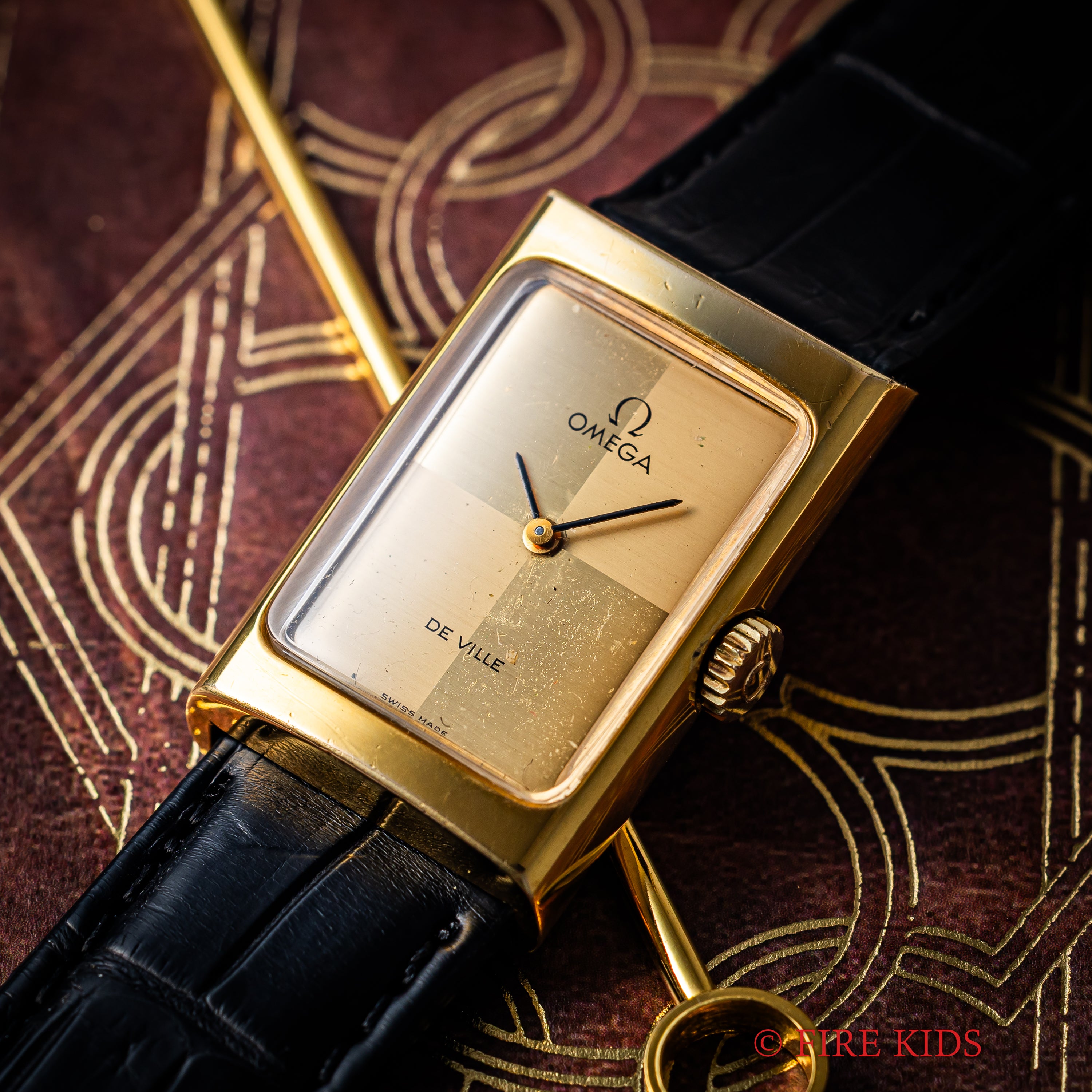 オメガ デ・ヴィル 金張り角型ケース クロスダイヤル 1973年製 手巻き