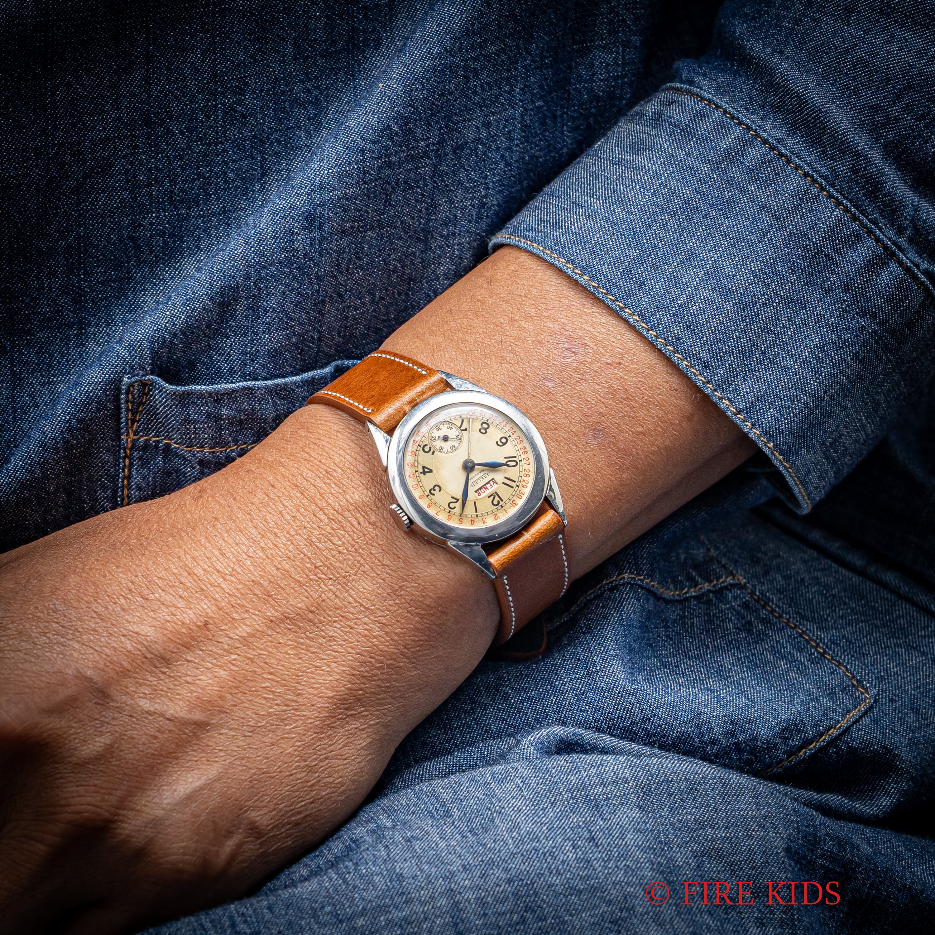 ジャガー 1940年代製 デイデイトラウンドケース 手巻き フランス語表記 ポインターデイト