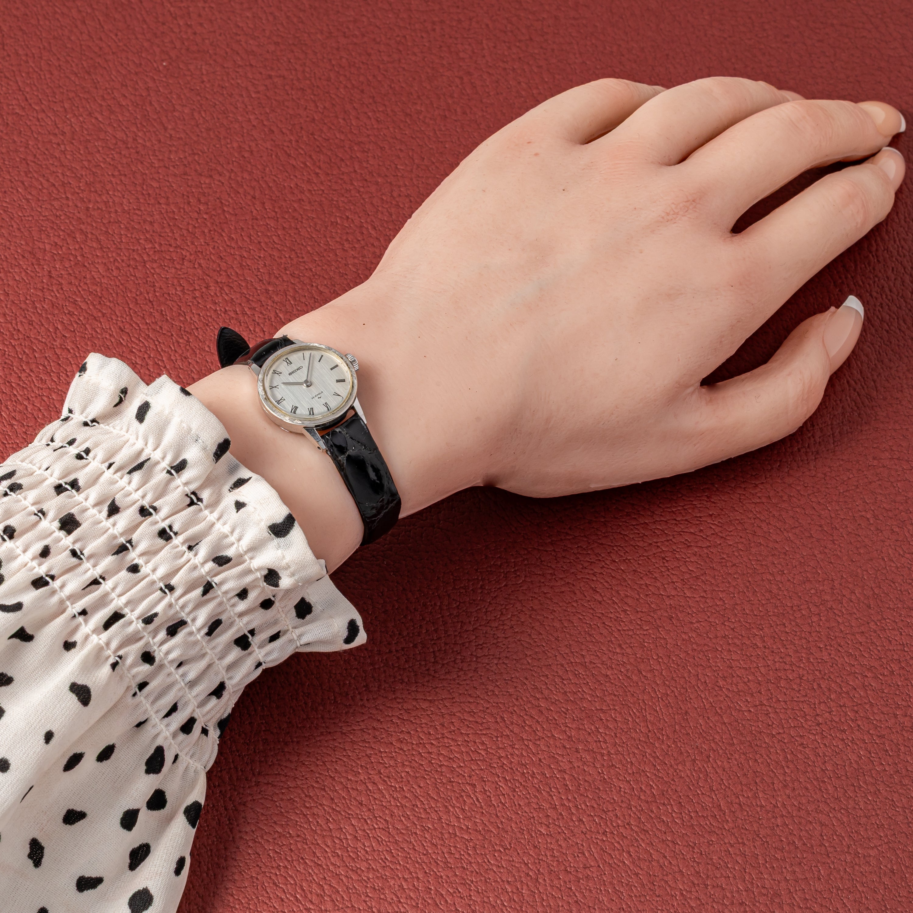 セイコー レディース 1967年製 Ref.2519-0152 ラウンドケース 14金無垢ホワイトゴールド 手巻き