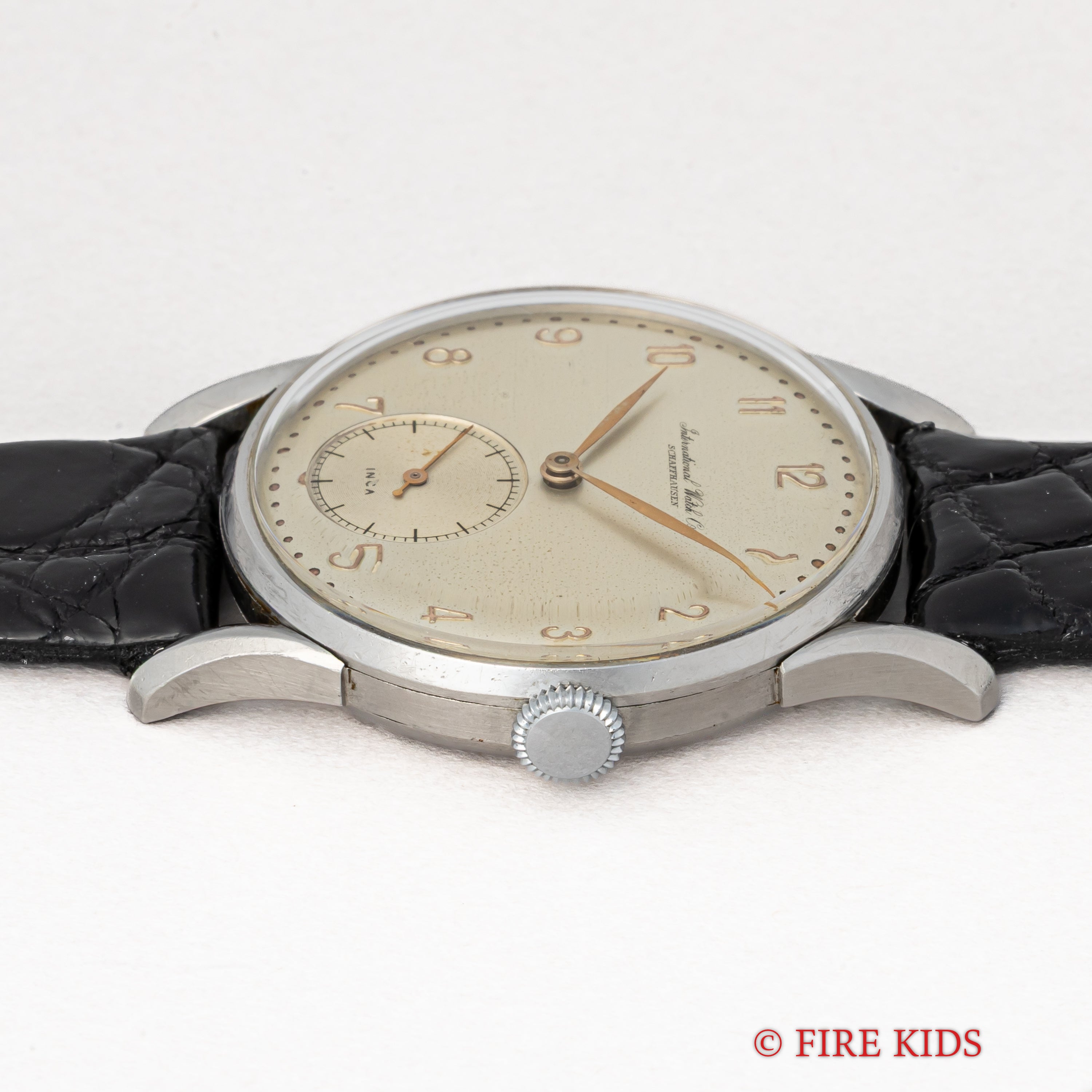 IWC ファンシーラグ33mmケース 1946年製 手巻 cal.83 スモールセコンド アラビアダイヤル