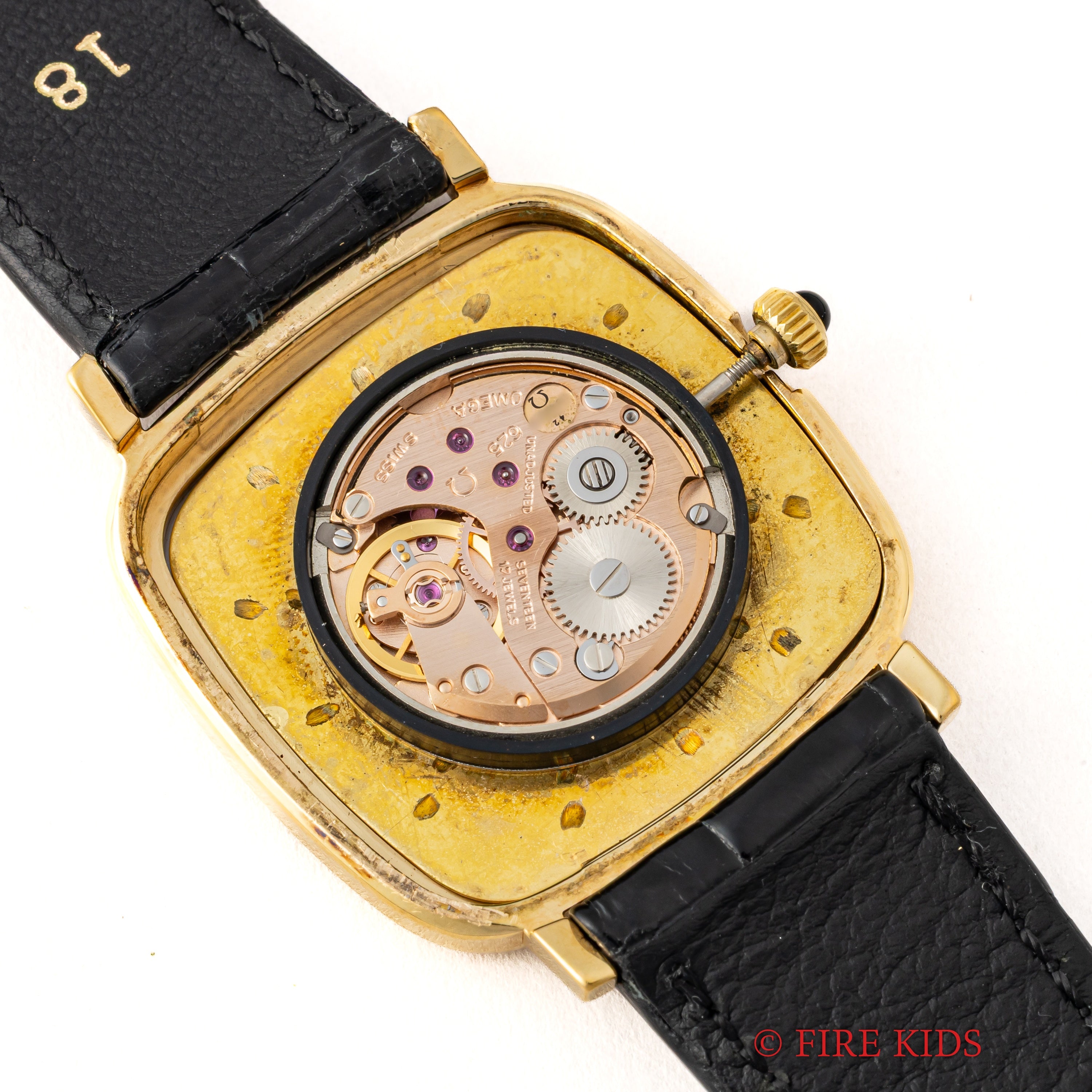 オメガ デ・ヴィル クッションケース 1979年製 シャンパンダイヤル 金張り 純正尾錠付き 手巻き