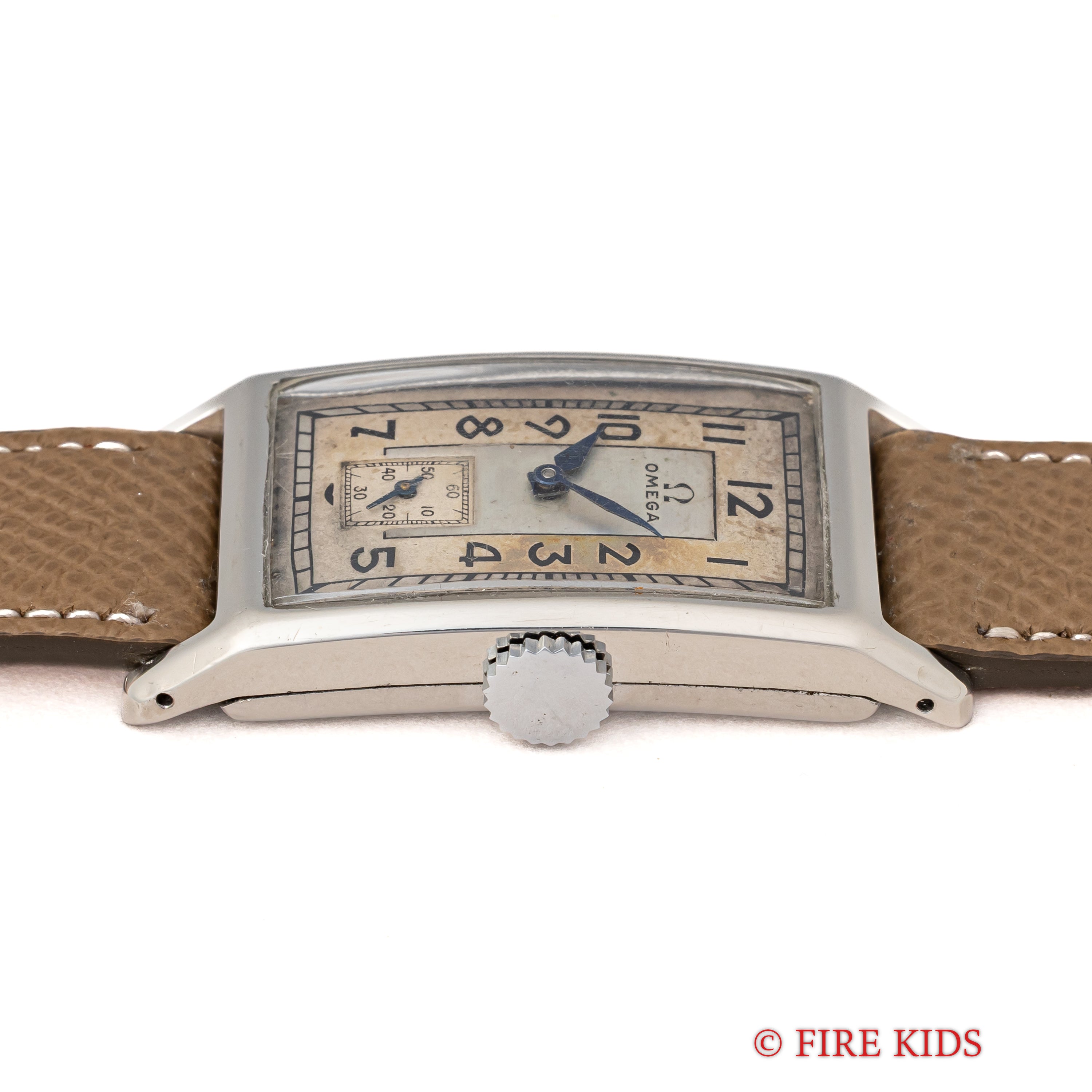 オメガ レクタンギュラーケース アラビアダイヤル 1930年代製 手巻き Cal.T17