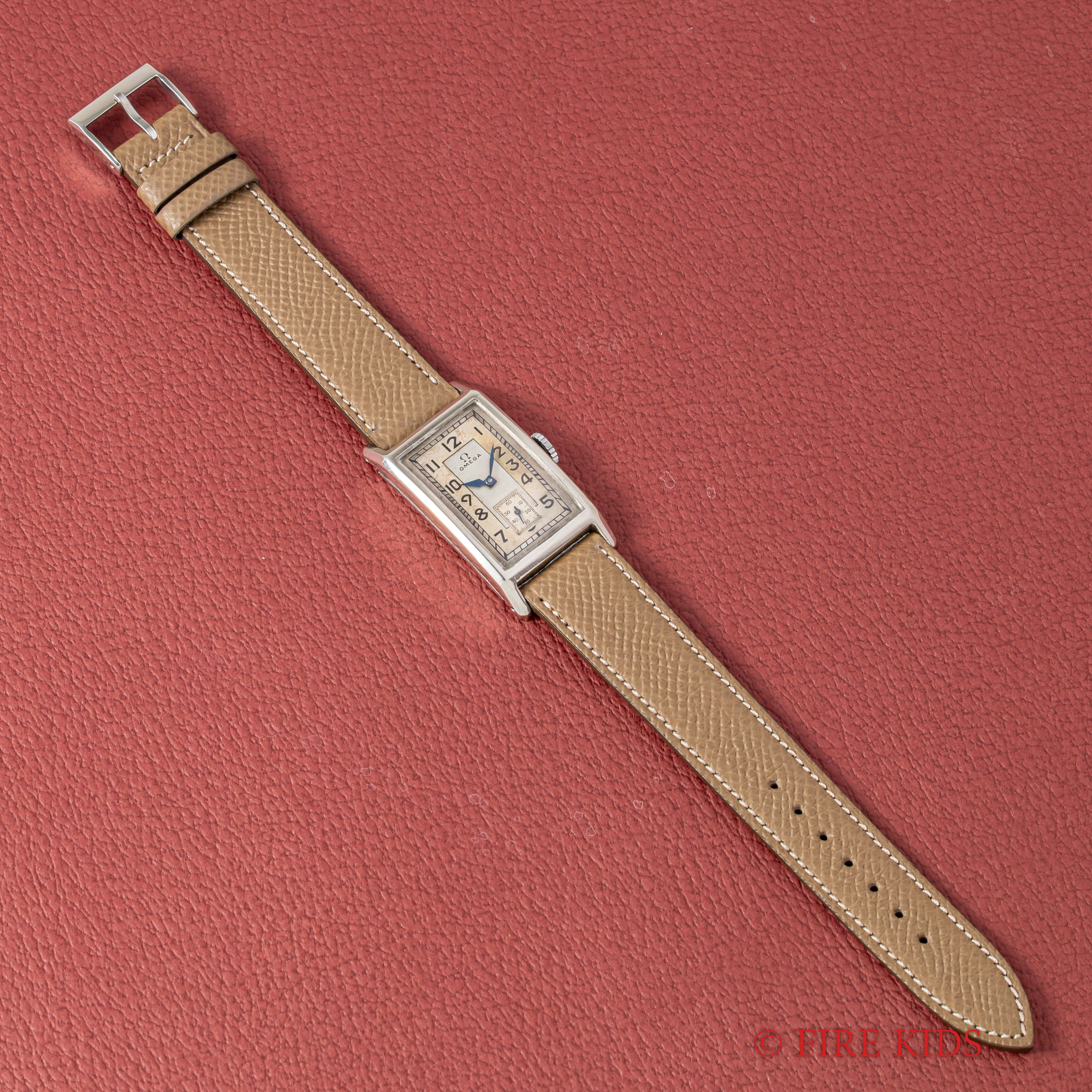 オメガ レクタンギュラーケース アラビアダイヤル 1930年代製 手巻き Cal.T17