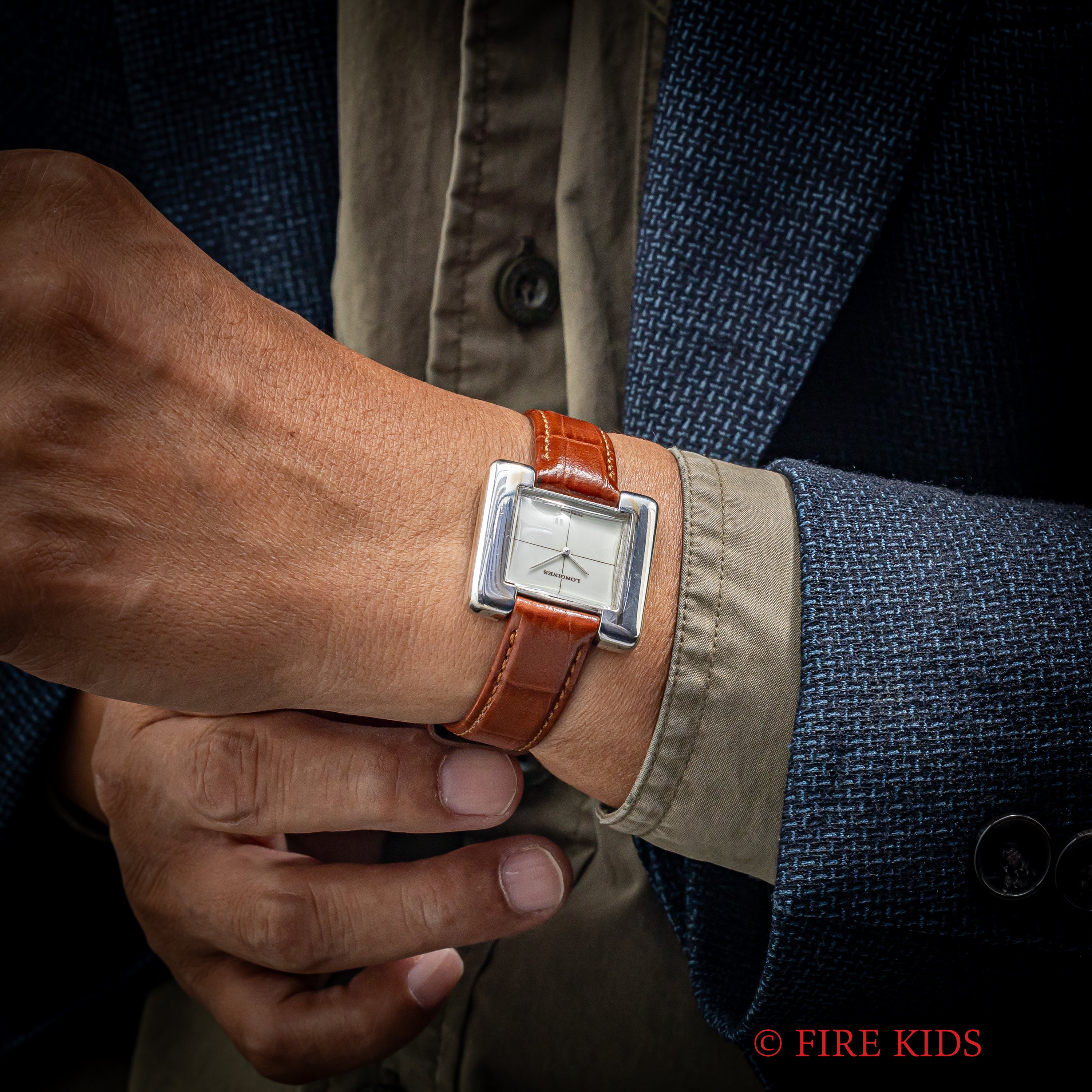 ロンジン スクエア 銀無垢ケース 手巻き 1970年代製年代製 セルジュ・マンゾンデザイン