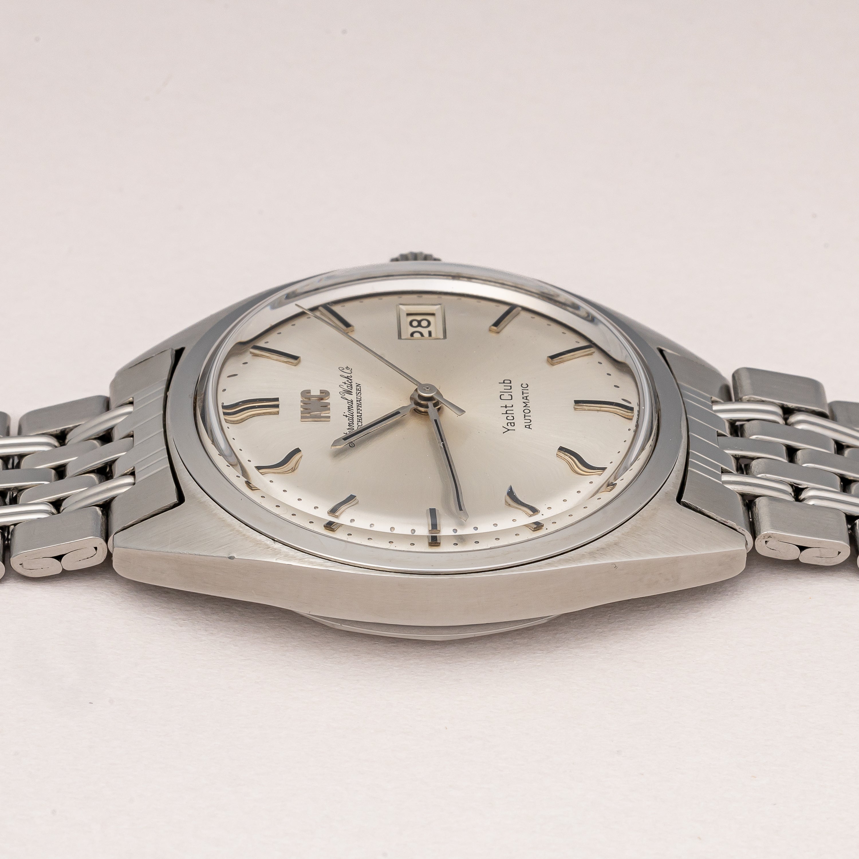 IWC ヨットクラブ 1972年製 Ref.R811AD お魚リューズ Cal.8541B 純正ゲイフレアーブレス付き