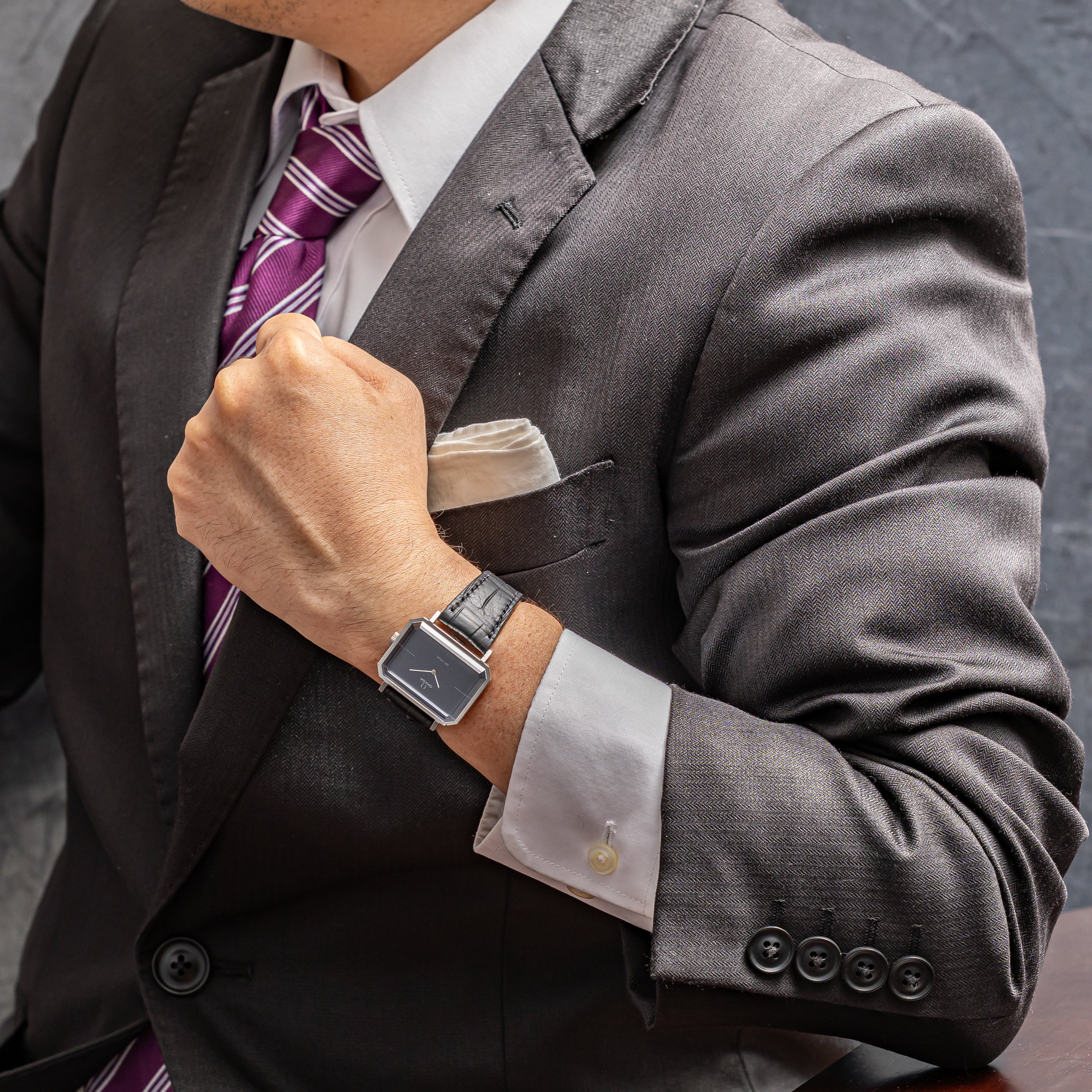 オメガ デ・ヴィル 角型 ブルーダイヤル 1973年製 手巻き カットガラス Ref.5110379