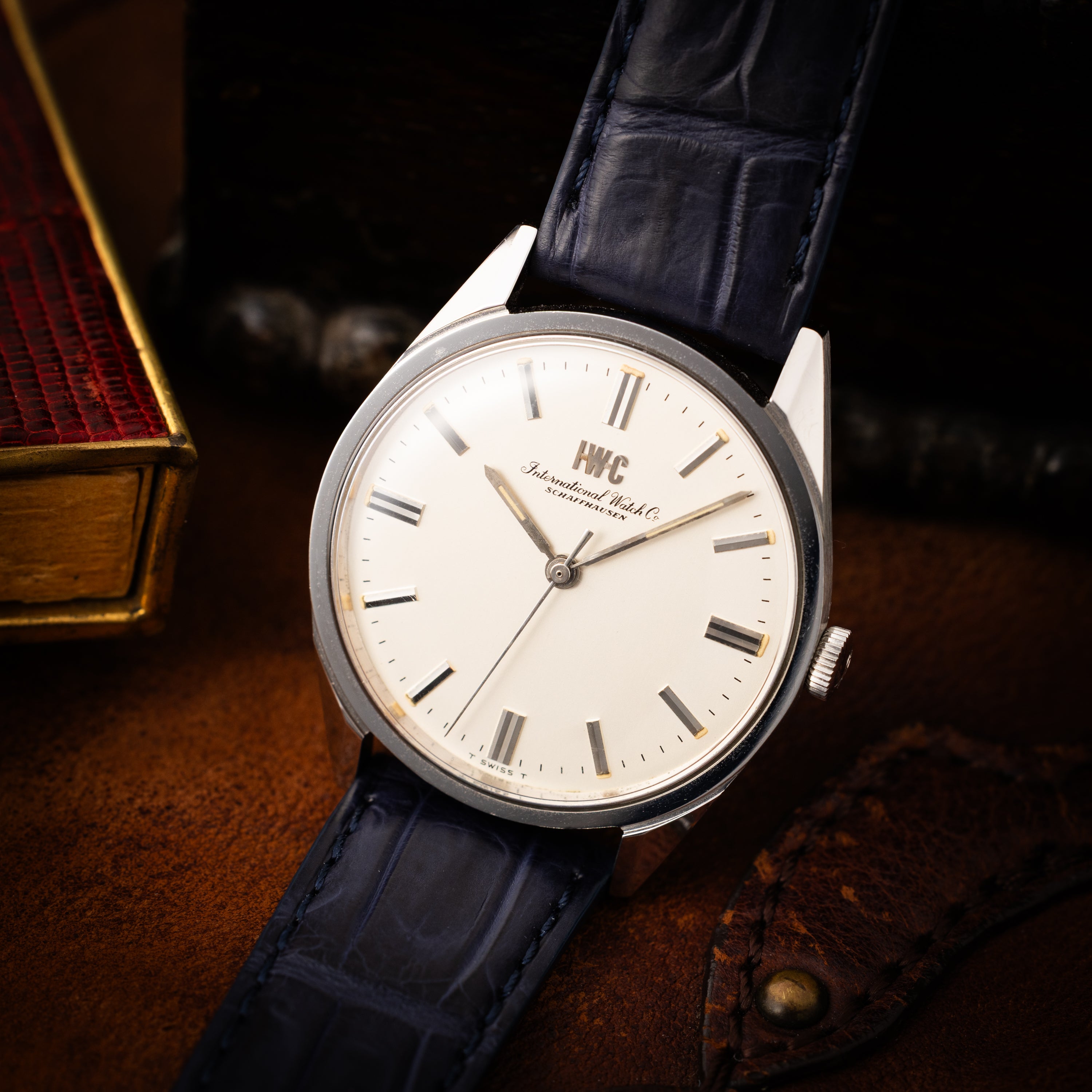 IWC ラウンドケース 手巻き 1969年製 Ref.810A Cal.89 純正尾錠付