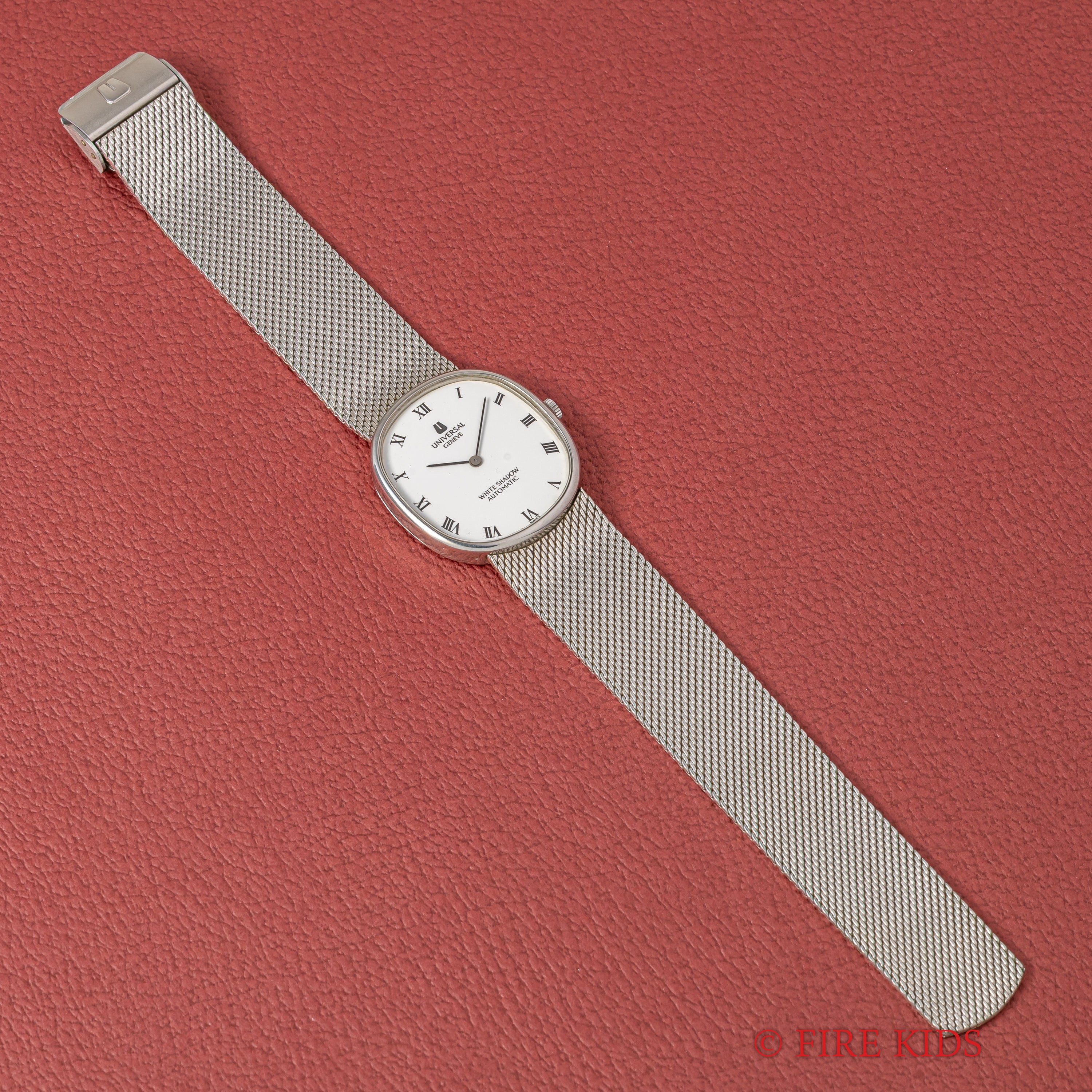 ユニバーサル ジュネーブ ホワイトシャドウ マイクローター自動巻き 1970年代製 Ref.866104 Cal.2-66 箱付き