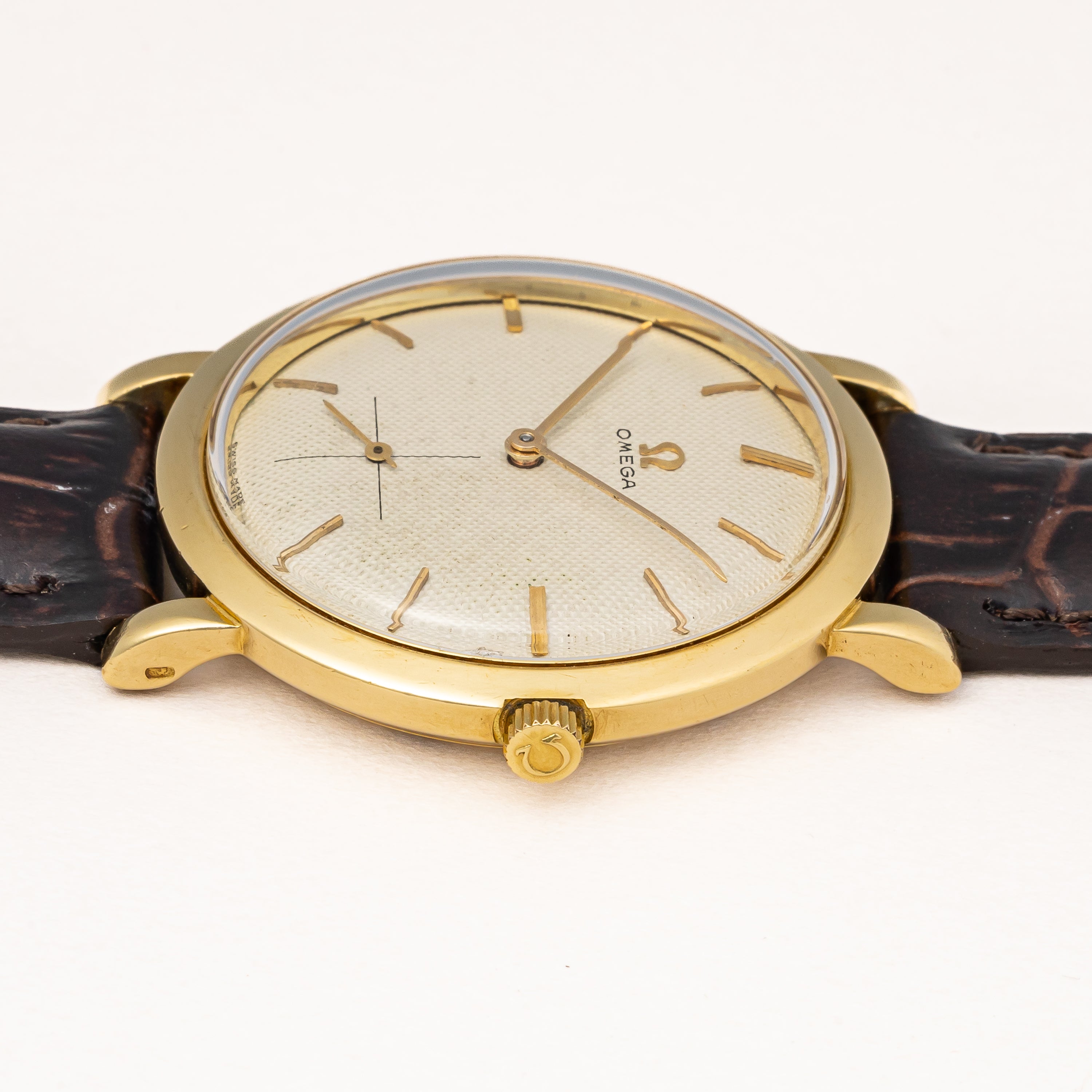 オメガ 18金無垢スクリューバックケース スモールセコンド Ref.14367 ギョーシェダイヤル