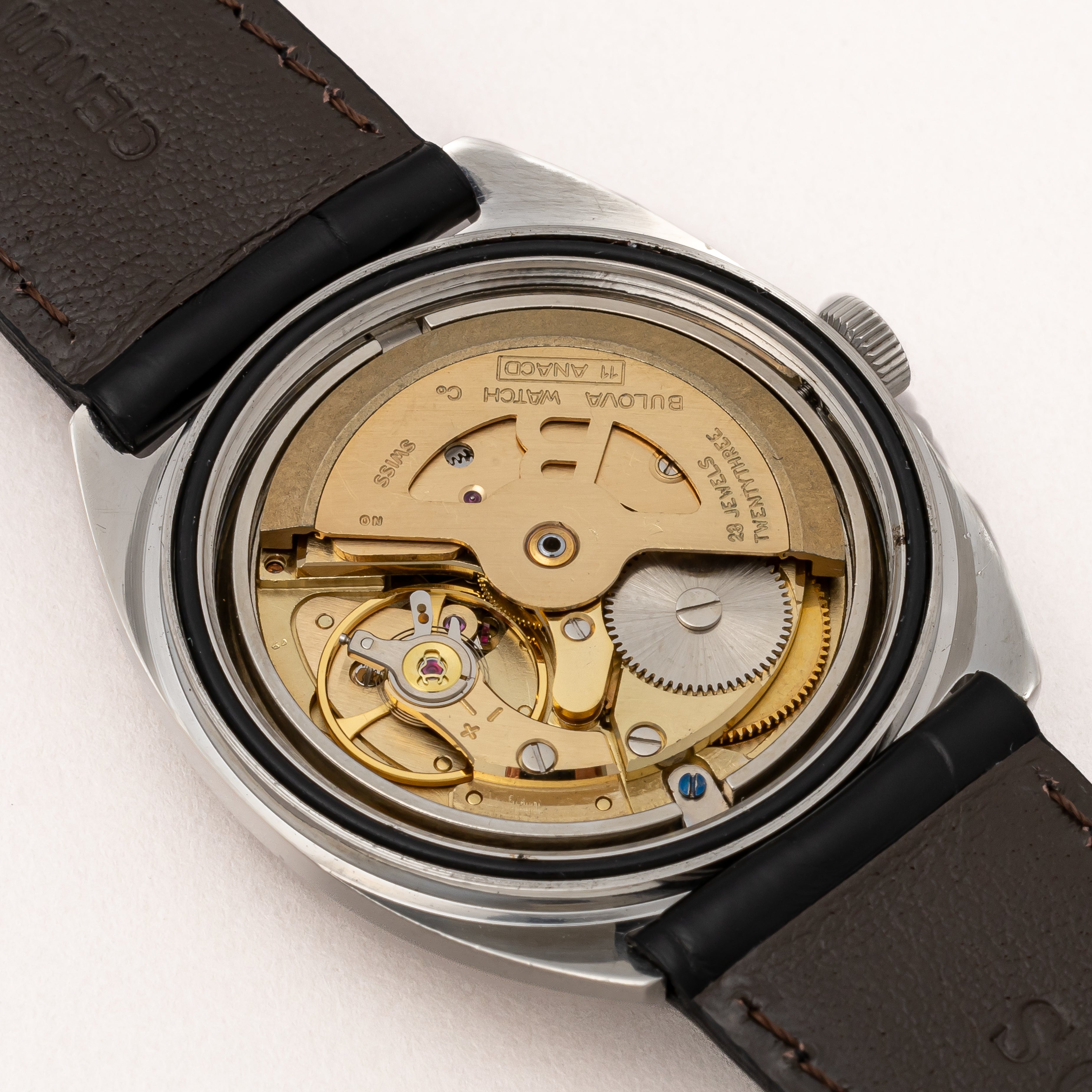 ブローバ トノー型 1969年製 Ref.M9 オートマチック Cal.11ANACD