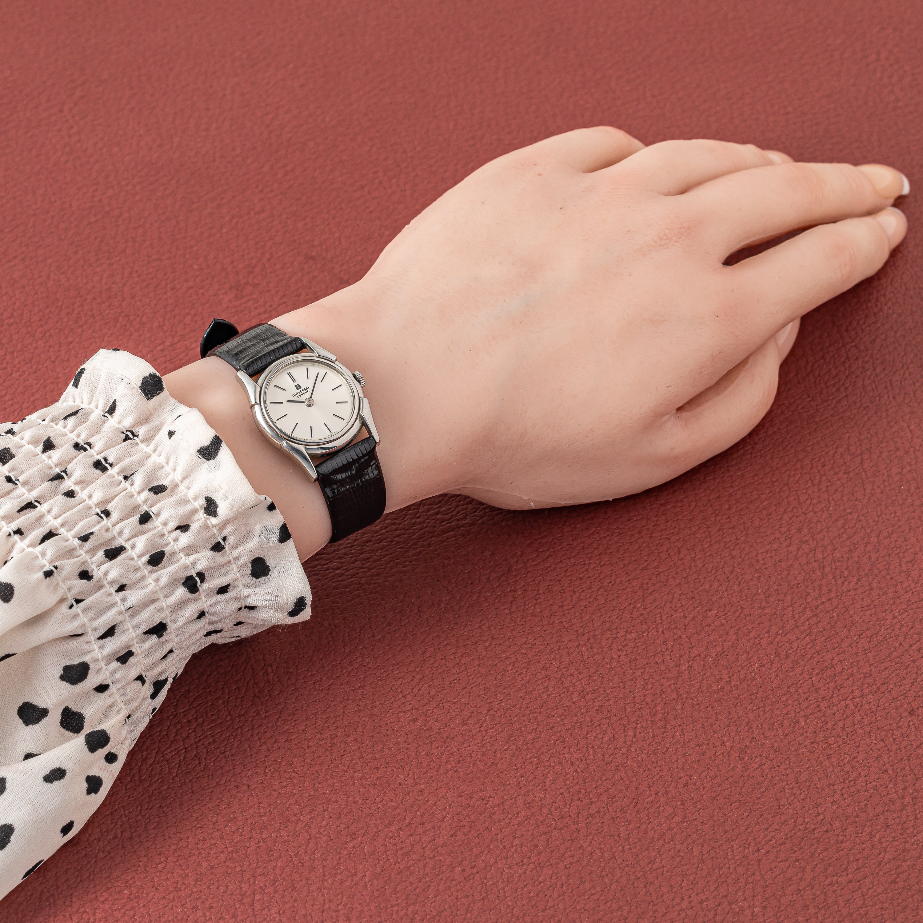 ユニバーサル ジュネーブ ラウンドケース 1970年代製 Ref.842680 レディースモデル