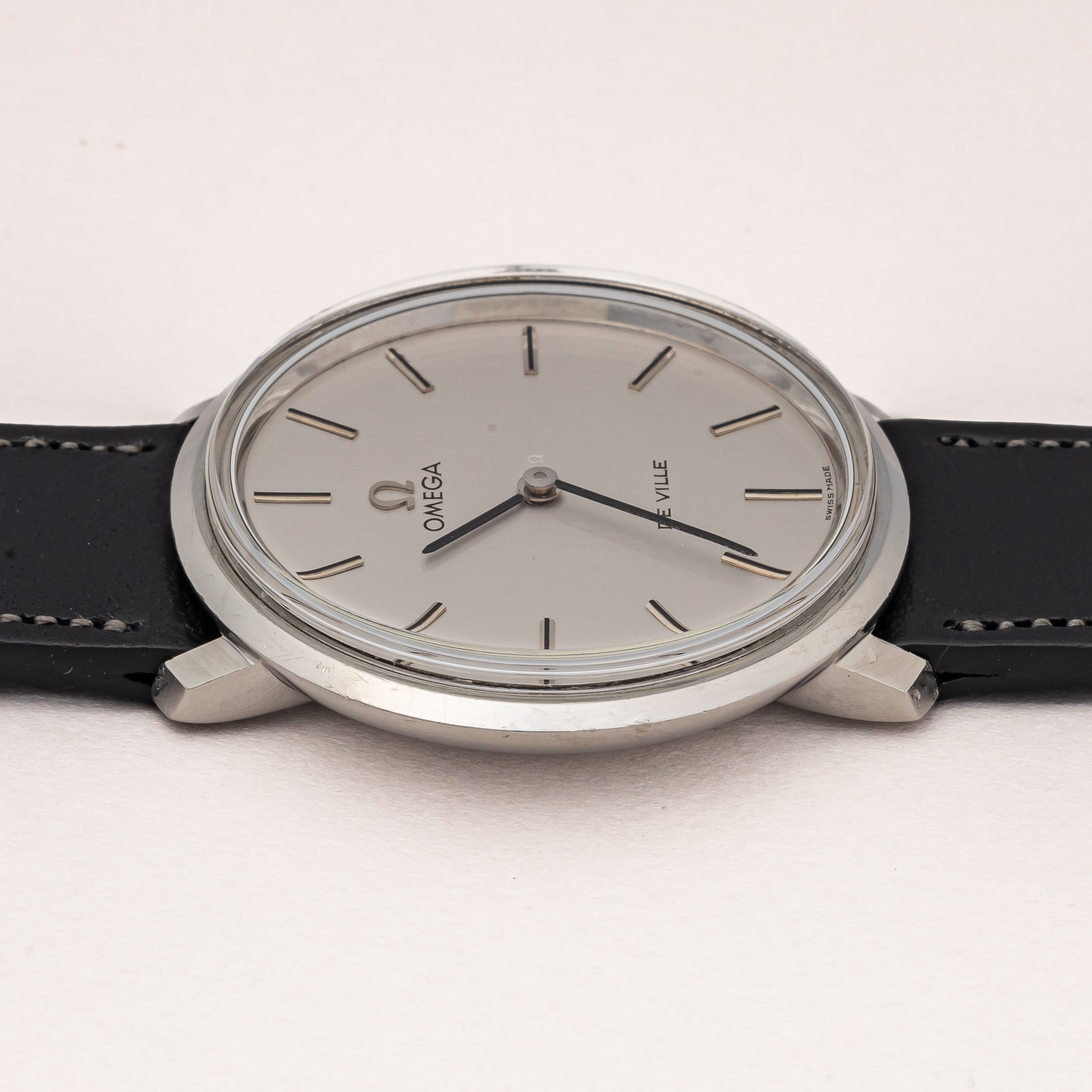オメガ デ・ヴィル ラウンドケース 1970年代製 ワンピースケース シルバーダイヤル