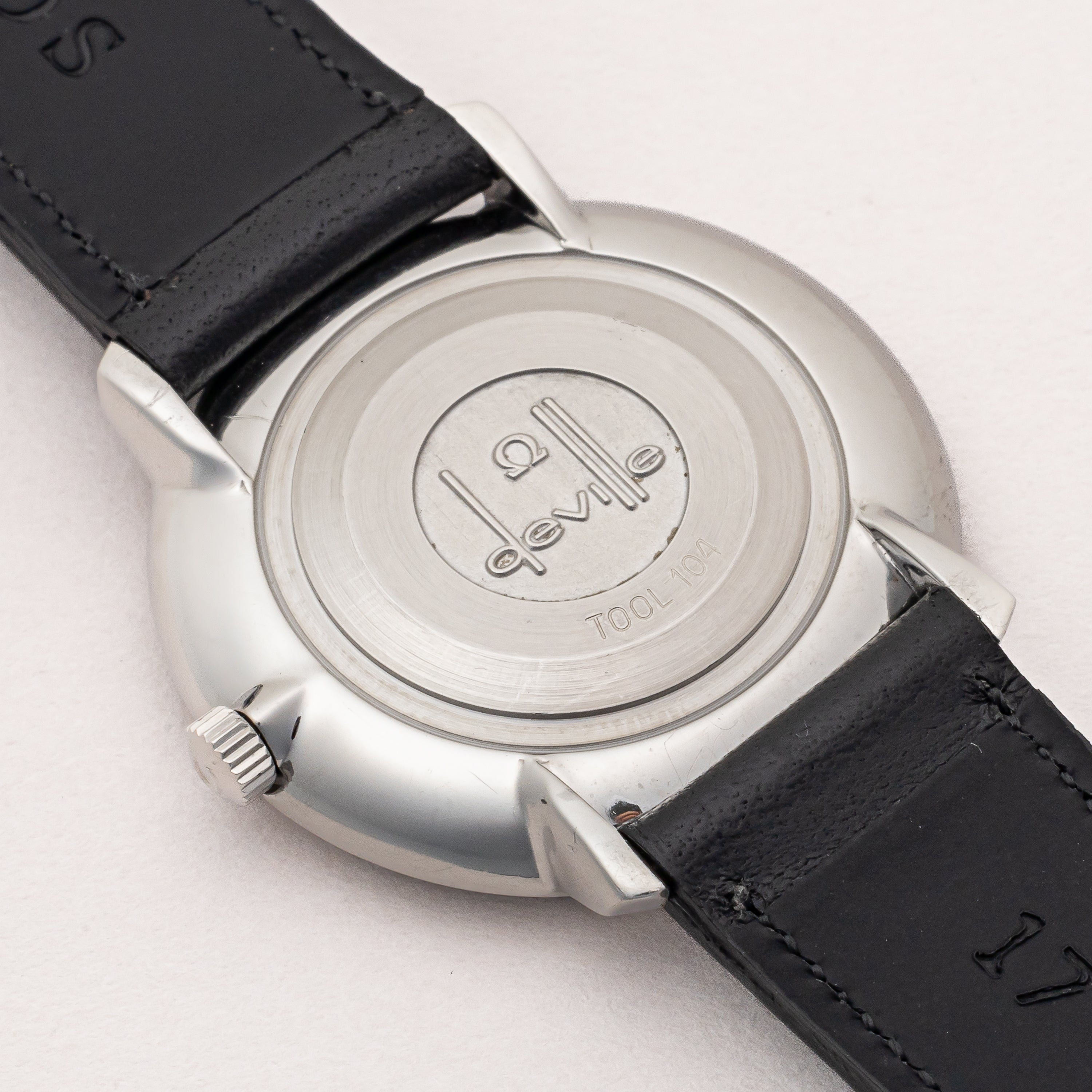 オメガ デ・ヴィル ラウンドケース 1970年代製 ワンピースケース シルバーダイヤル