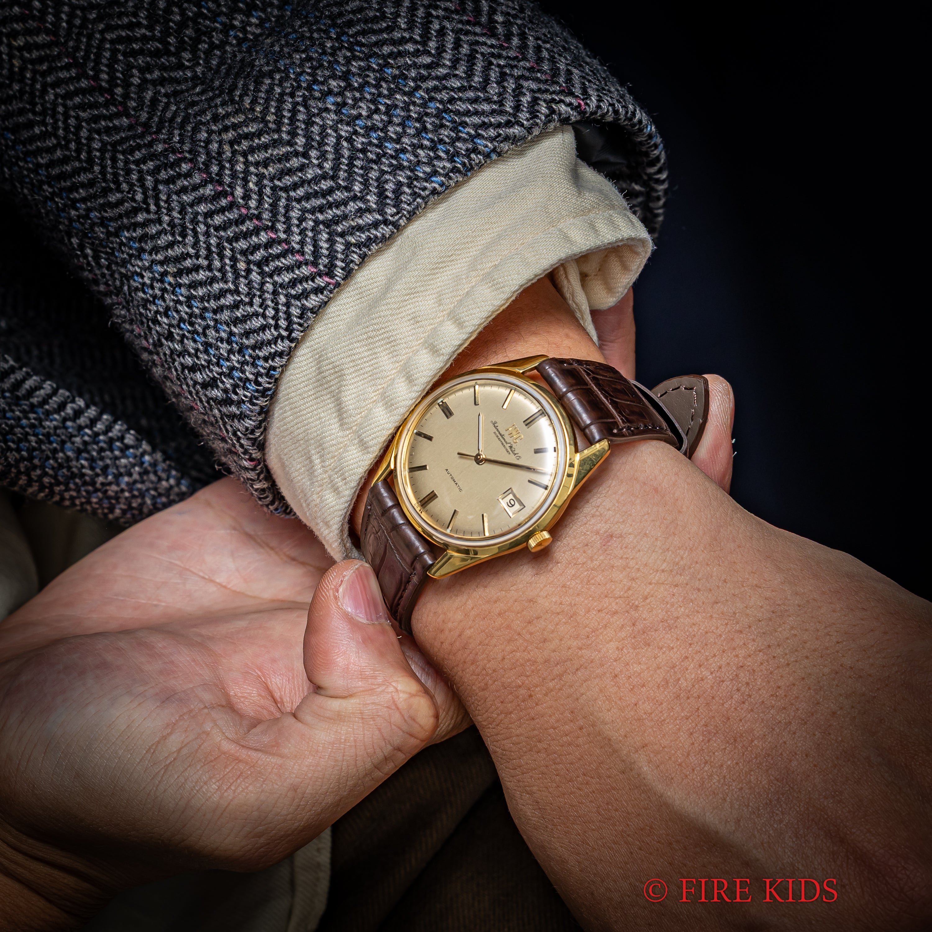 IWC 18金無垢ラウンドケース 1971年製 ペラトン式自動巻 Cal.8541B