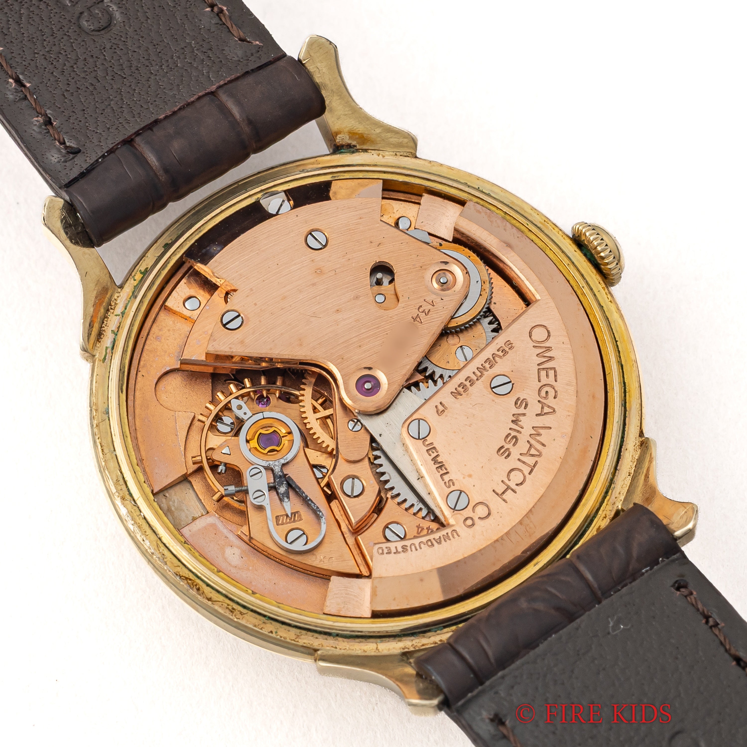 オメガ バンパー式スモールセコンド自動巻 1952年製 14金張り Cal.344 USケース