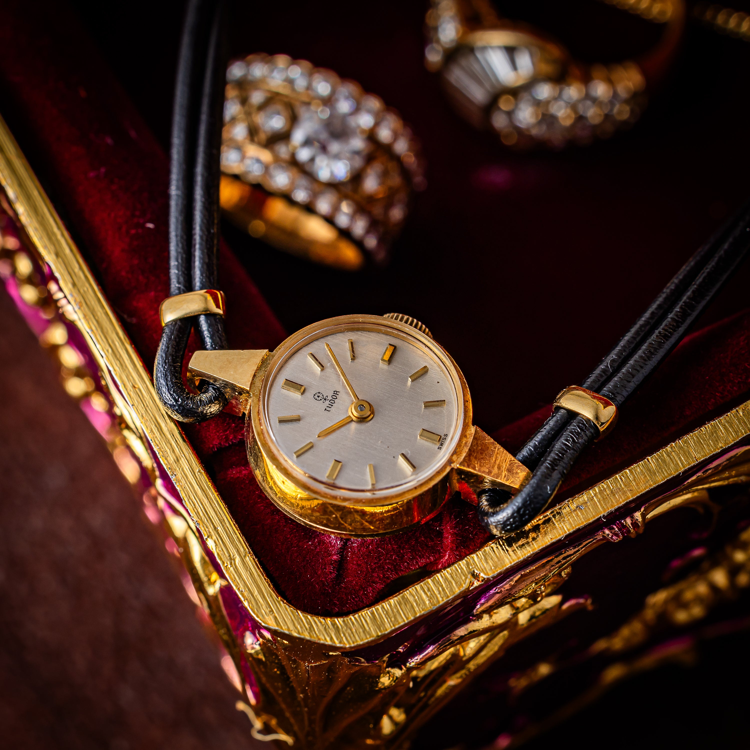 チューダー 18金無垢レディースウォッチ 1960年代製 小バラロゴ 王冠リューズ