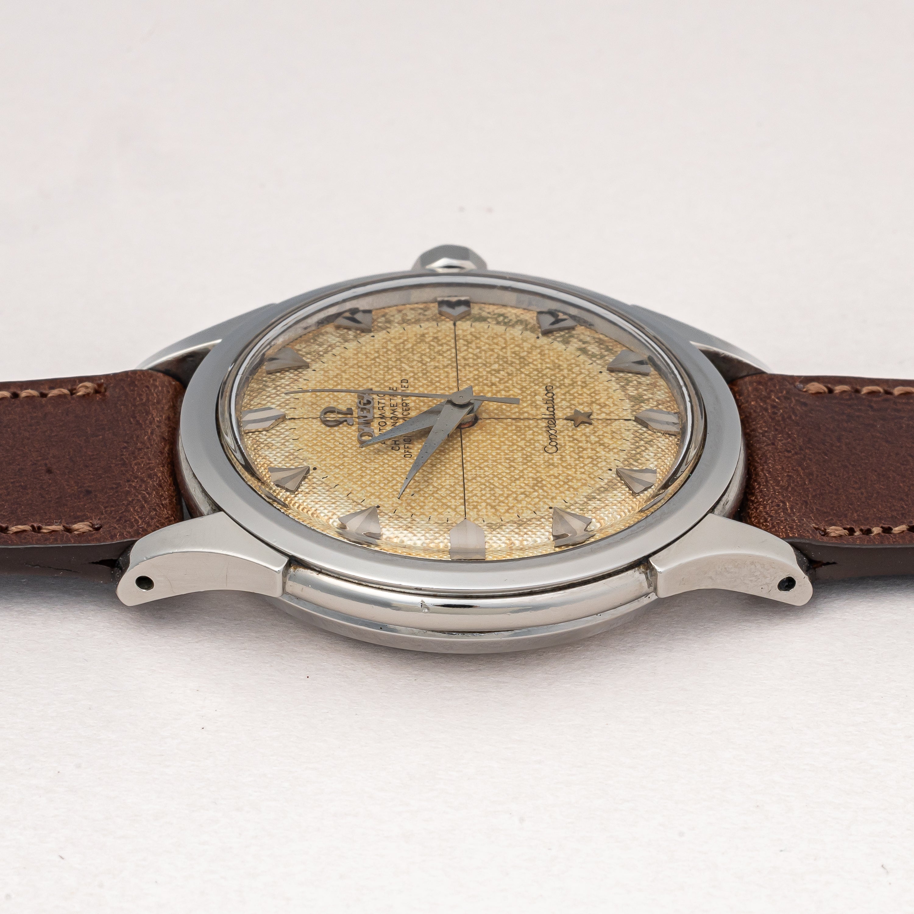 オメガ コンステレーション 1956年~1957年製 Ref.2852 8 SC ギョーシェダイヤル  純正尾錠付き