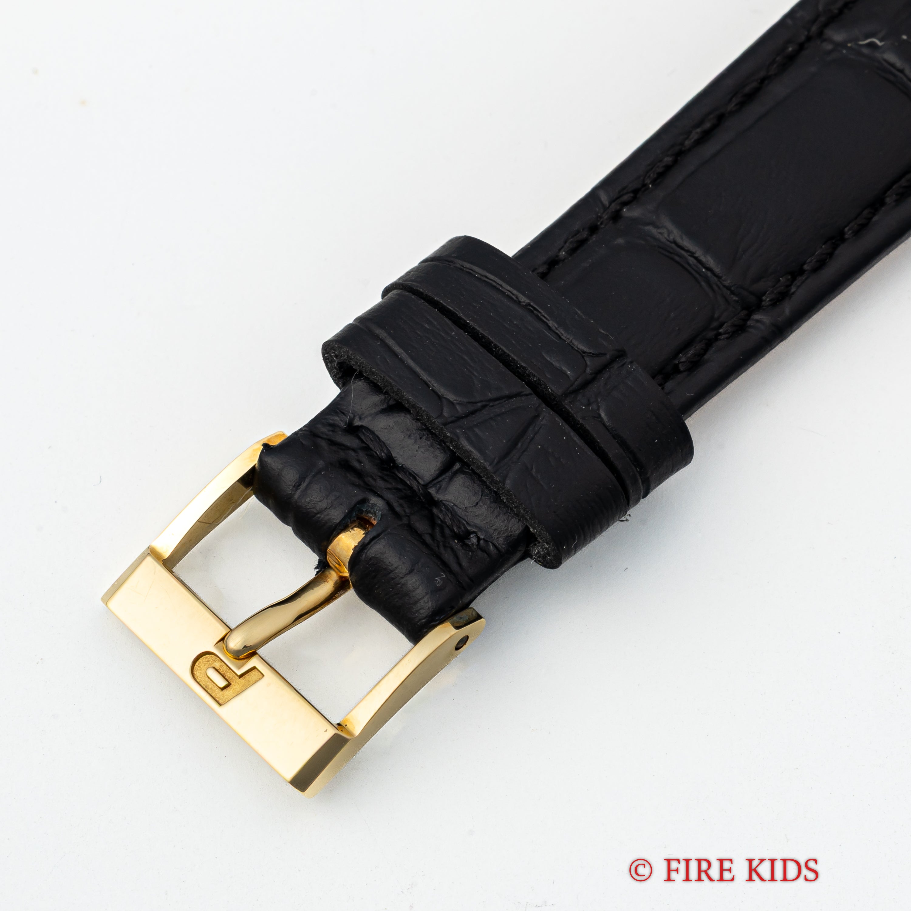 ピアジェ 18金無垢ウルトラシン 1980年代製 エングレイブドケース 手巻 Cal.9P2 純正金無垢尾錠