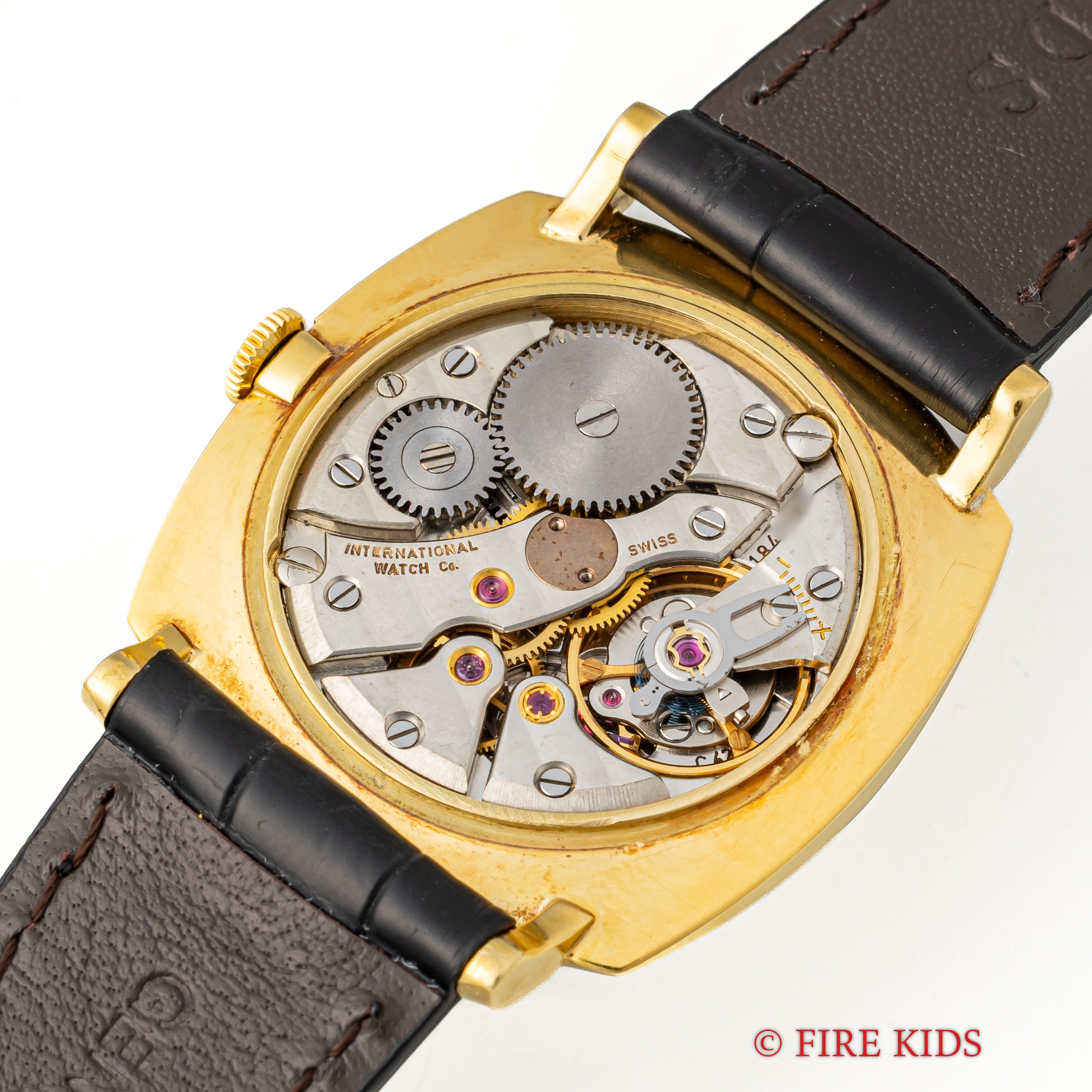 IWC 18金無垢 クッションケース 1966年製 ローマンダイヤル 手巻き Cal.422