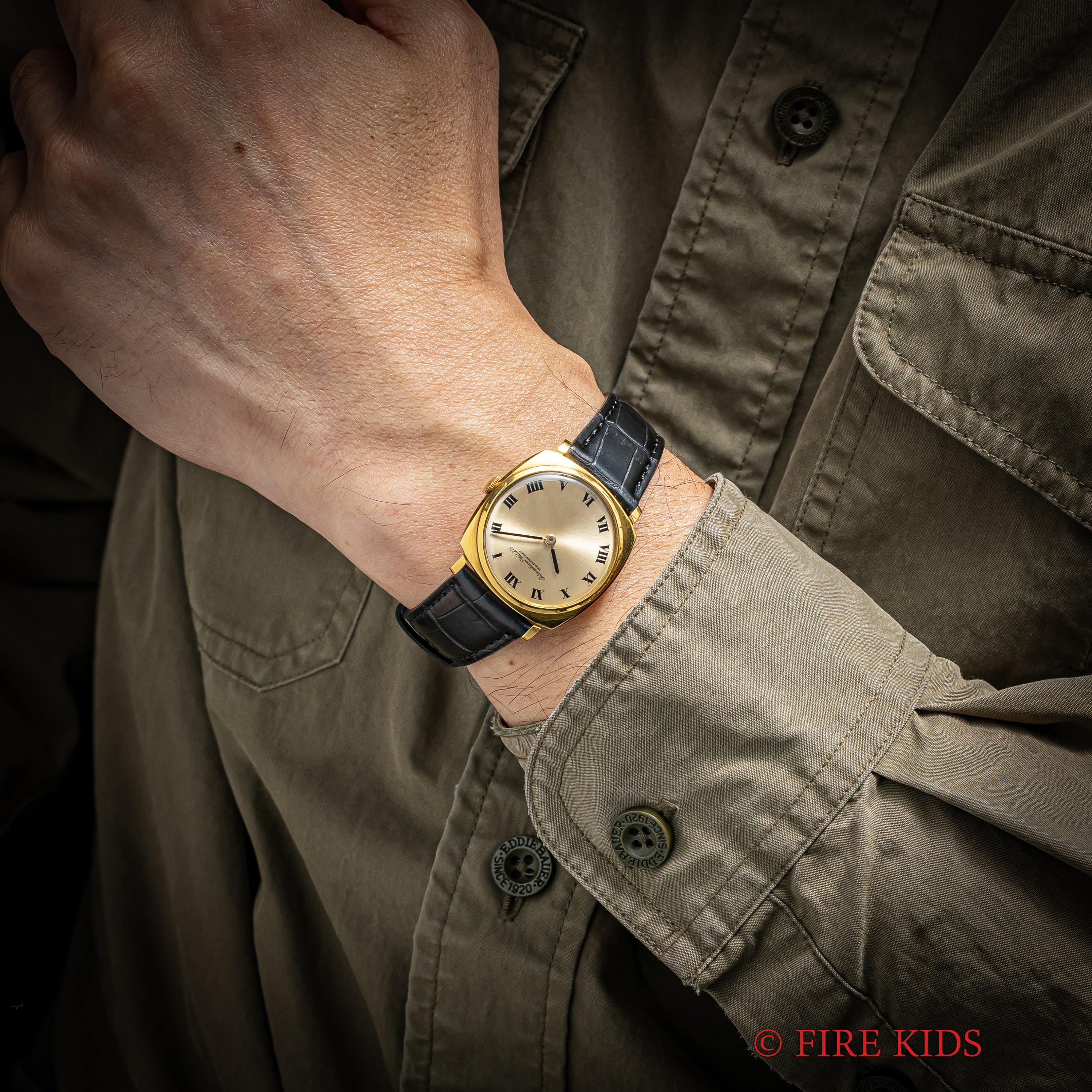 IWC 18金無垢 クッションケース 1966年製 ローマンダイヤル 手巻き Cal.422