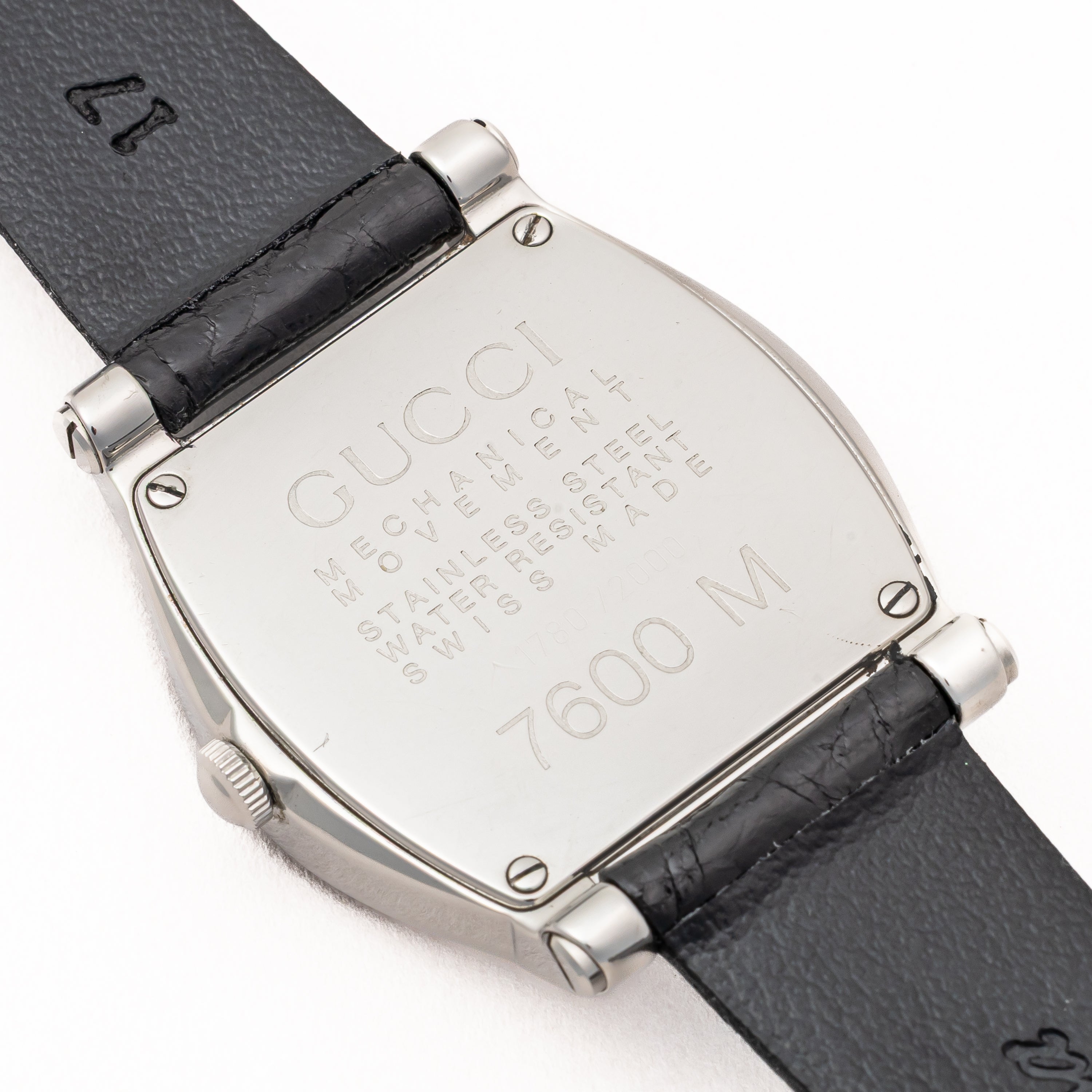 グッチ トノー型 Ref.7600 M 2000年製/平成12年製 手巻き 限定2000本 純正Dバックル付き