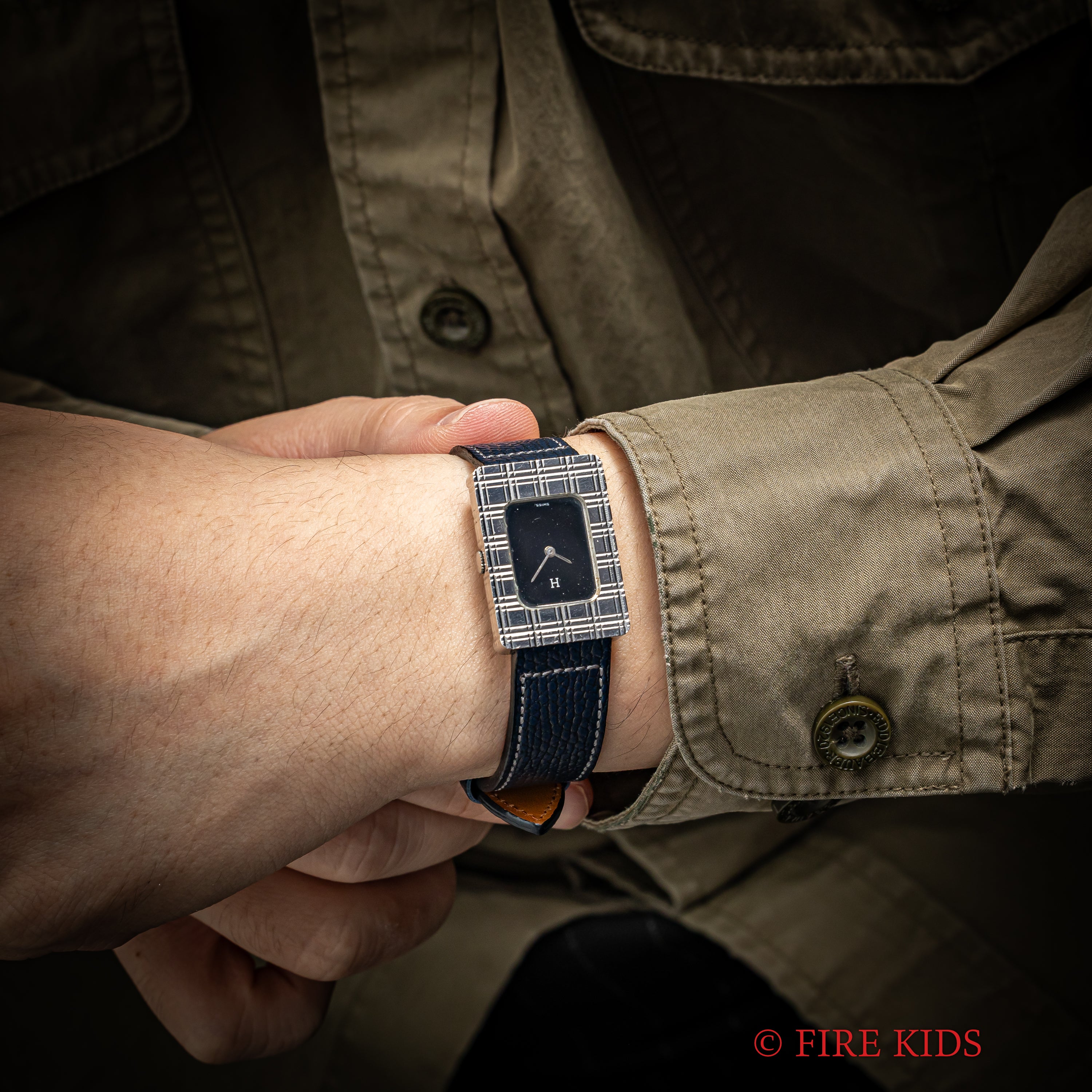 エルメス カレーシュ ブラックダイヤル レクタンギュラーケース 手巻き 1980年代製