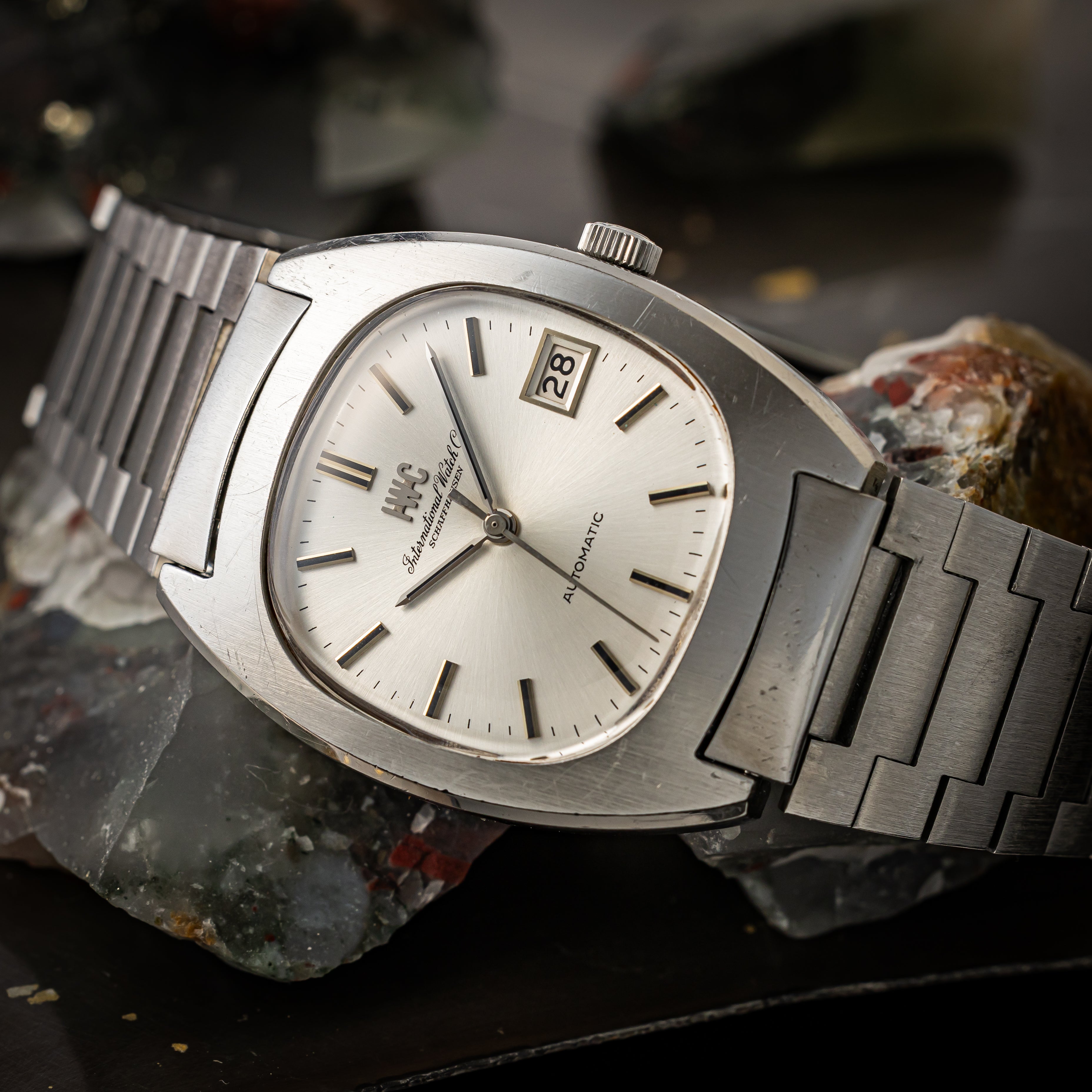 IWC トノー型 1972年製 Ref.1872 シルバーダイヤル 純正ブレス付き